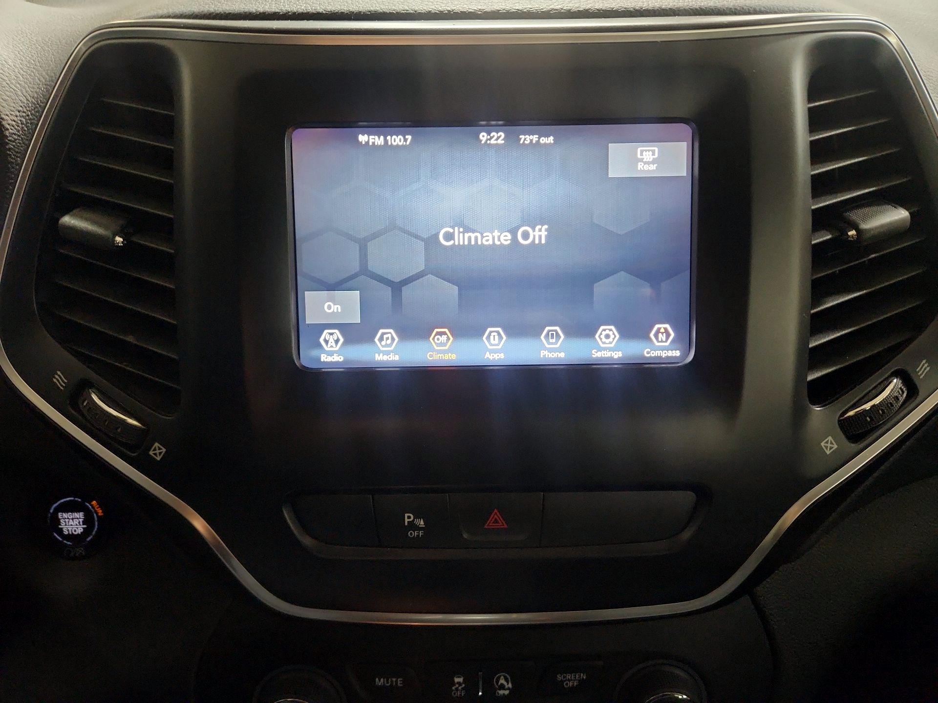 Thumbnail: 2019 Jeep Cherokee - 13