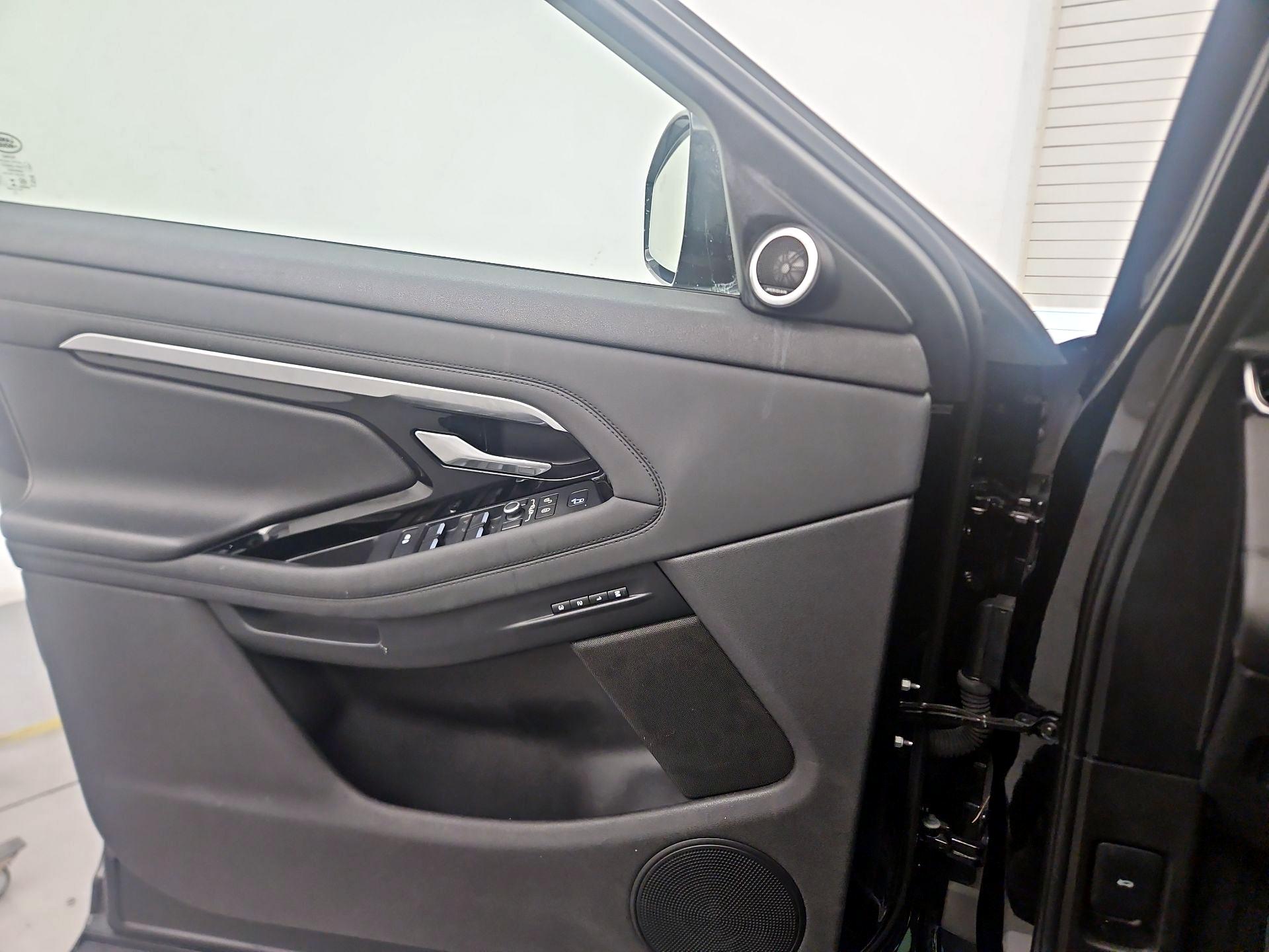 Thumbnail: 2020 Land Rover Range Rover Evoque - 12