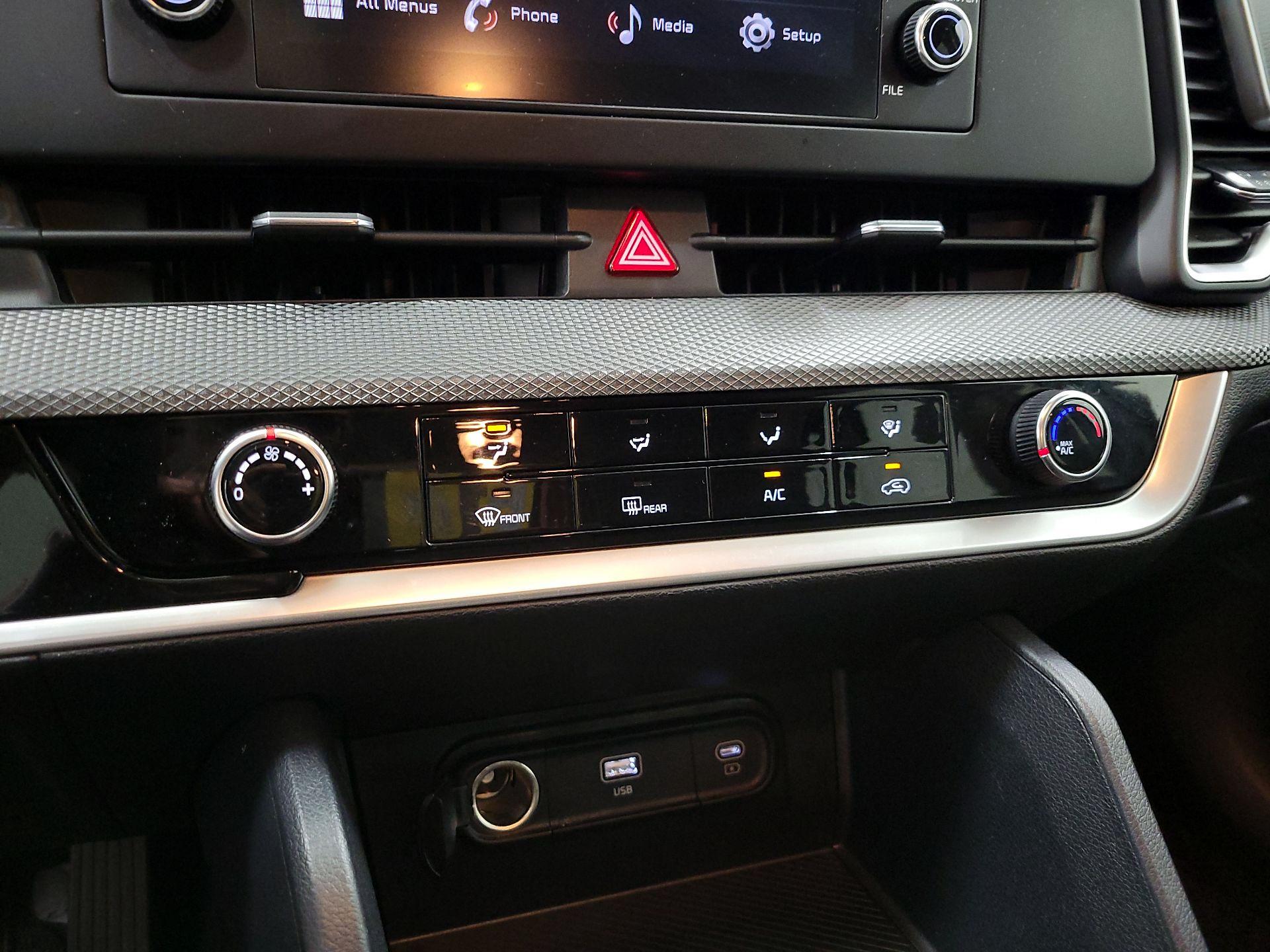 Thumbnail: 2024 Kia Sportage - 16