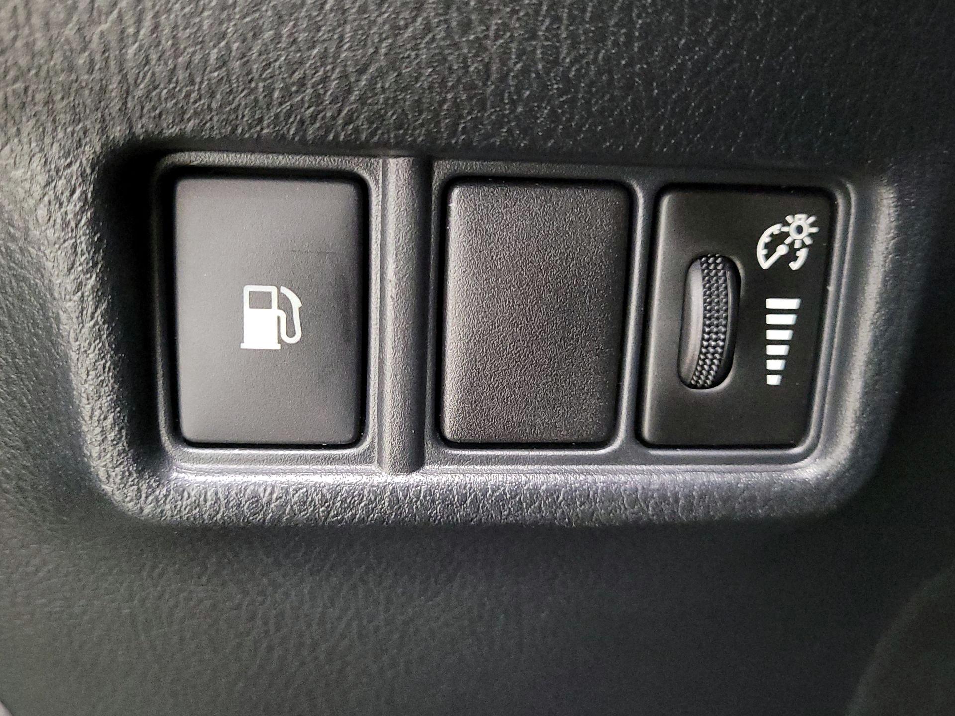 Thumbnail: 2020 Toyota C-HR - 13