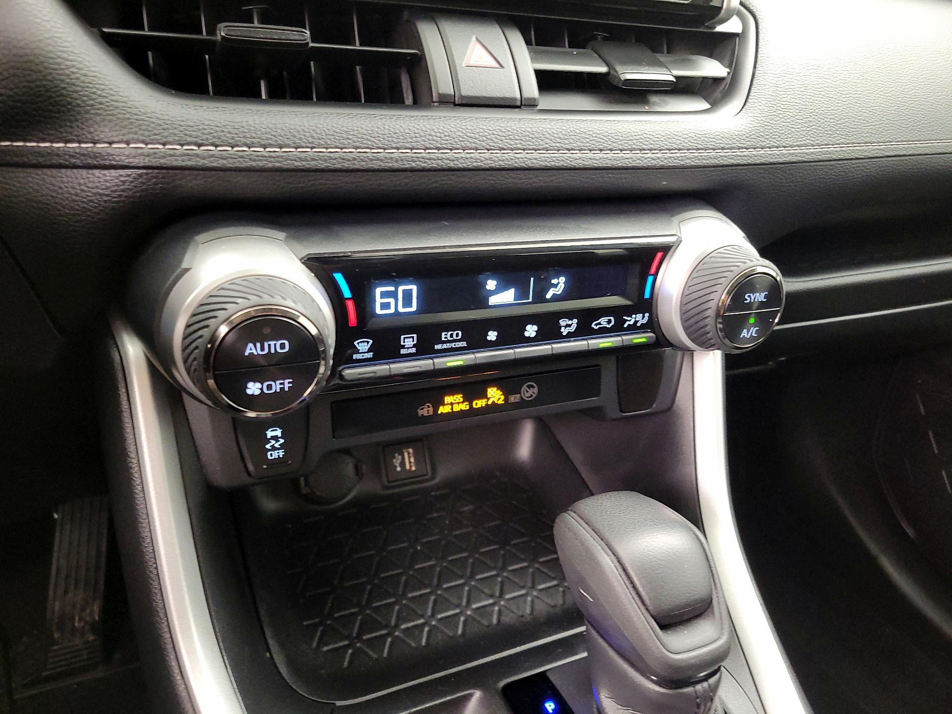 Thumbnail: 2024 Toyota RAV4 - 16