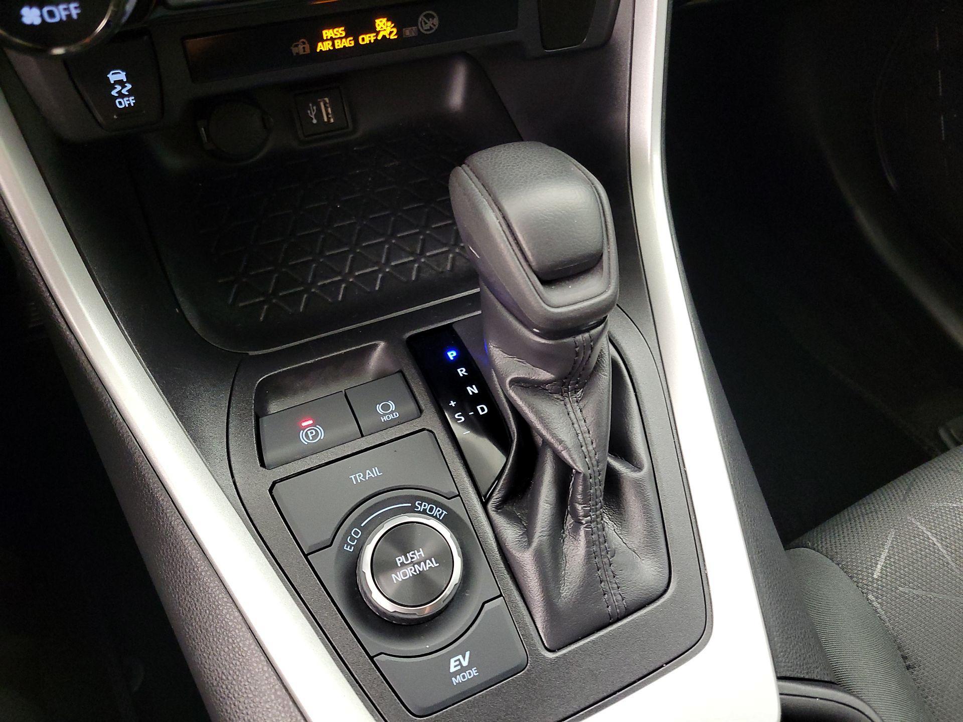 Thumbnail: 2024 Toyota RAV4 - 17