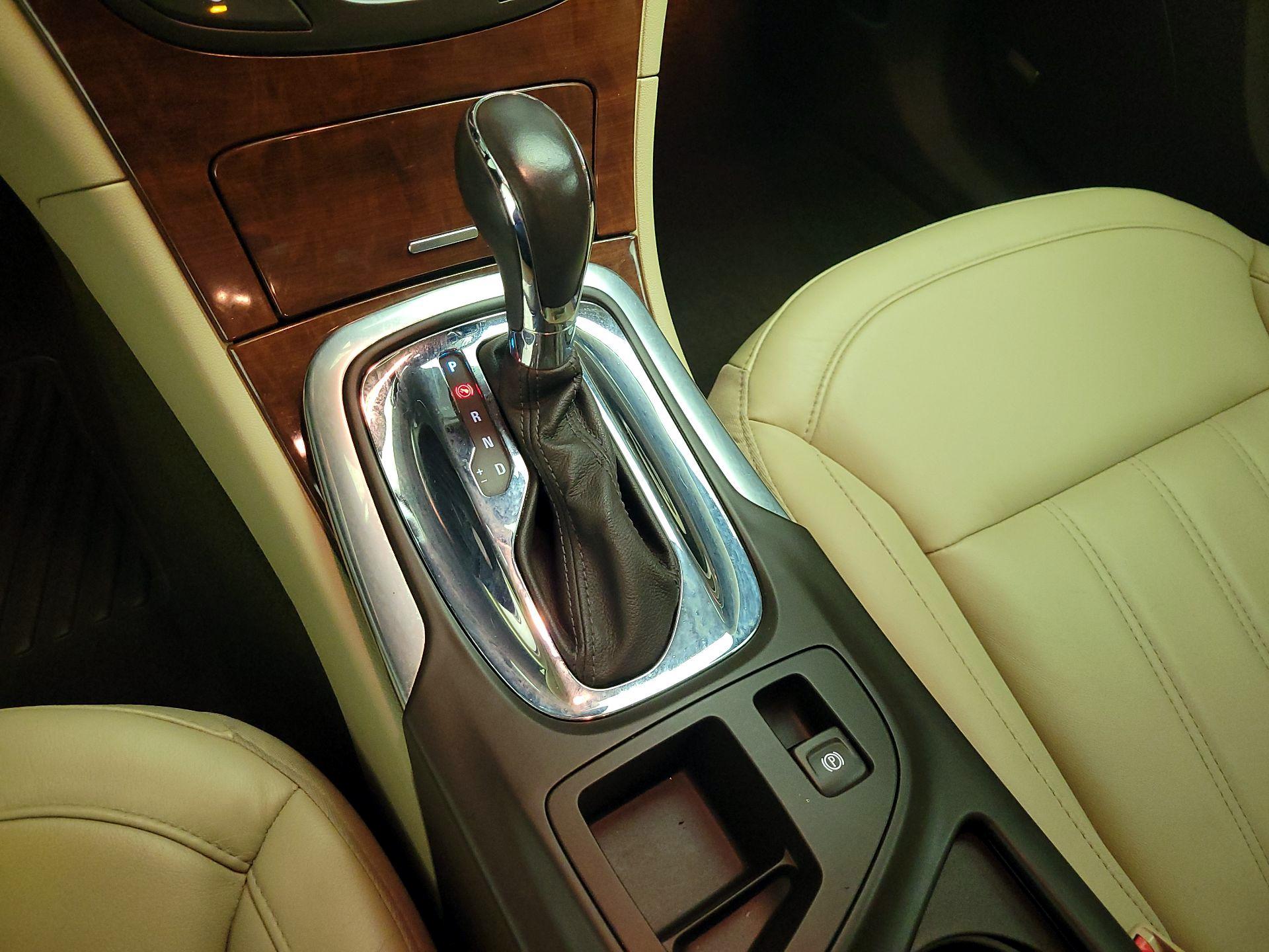 Thumbnail: 2017 Buick Regal - 17