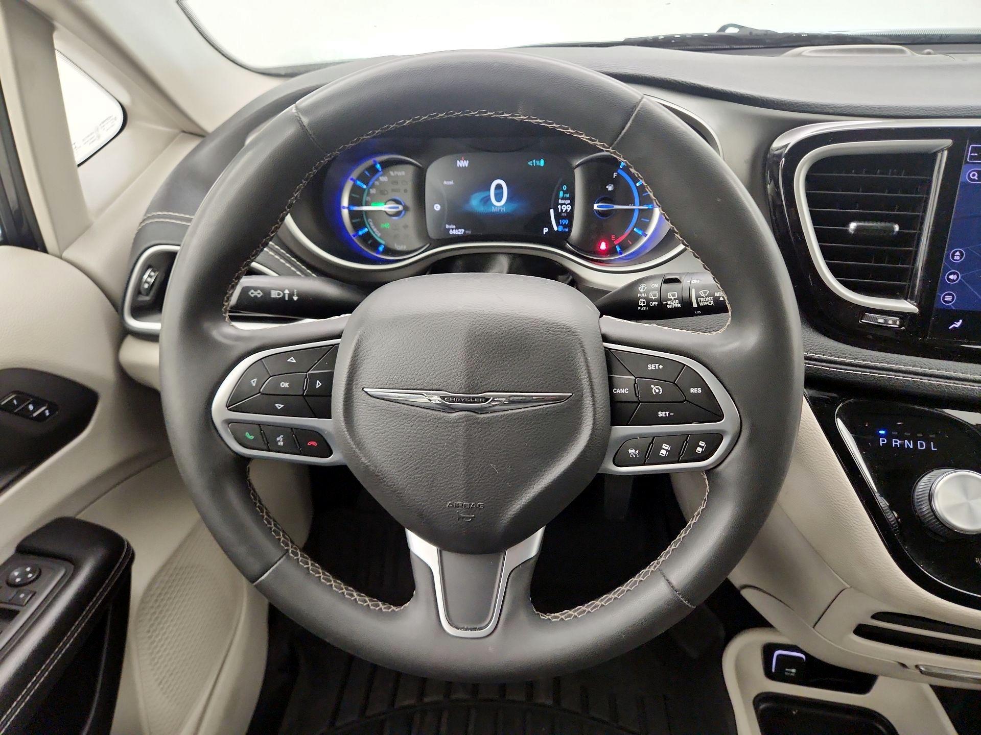 Thumbnail: 2022 Chrysler Pacifica - 10
