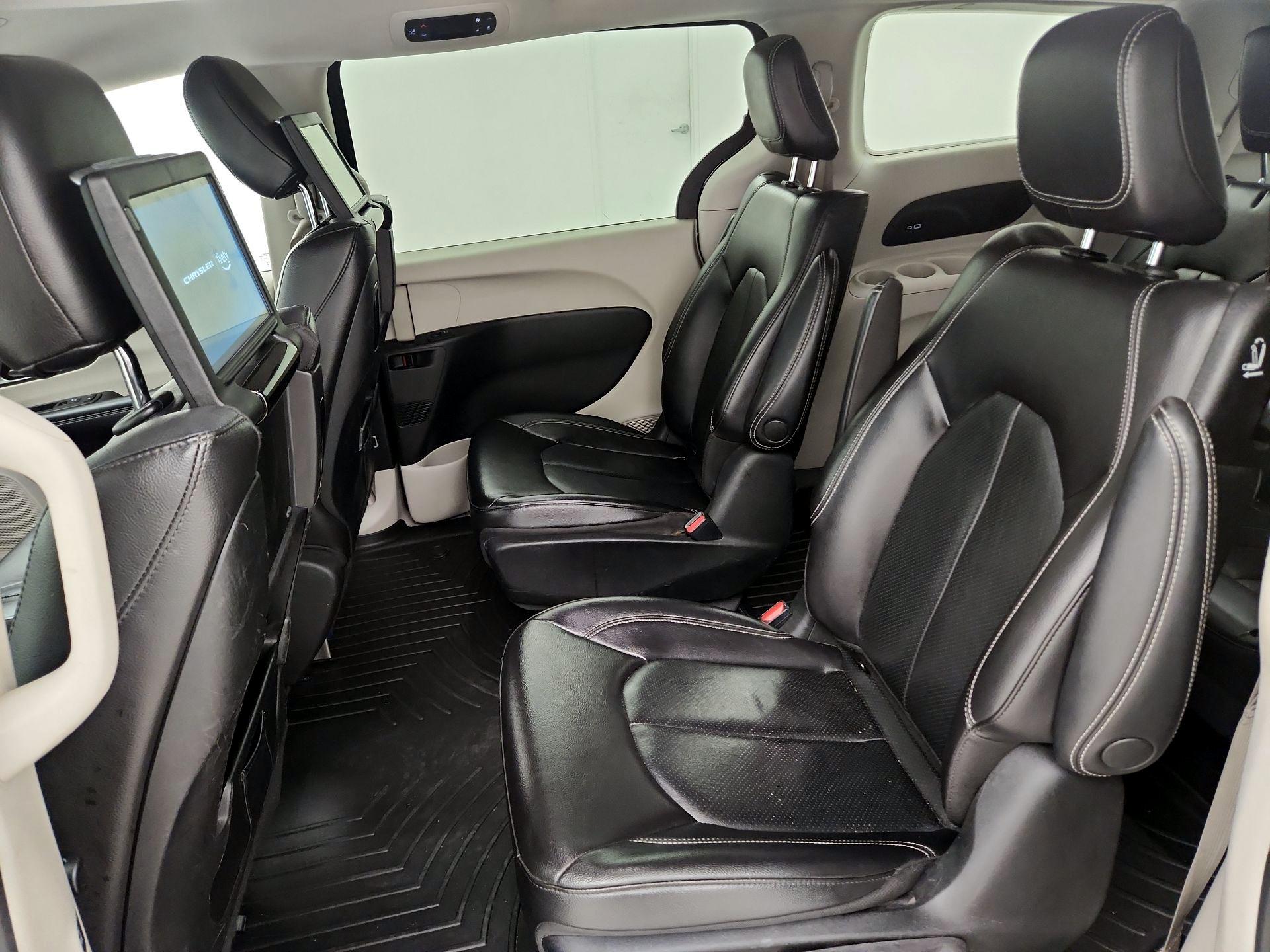Thumbnail: 2022 Chrysler Pacifica - 20
