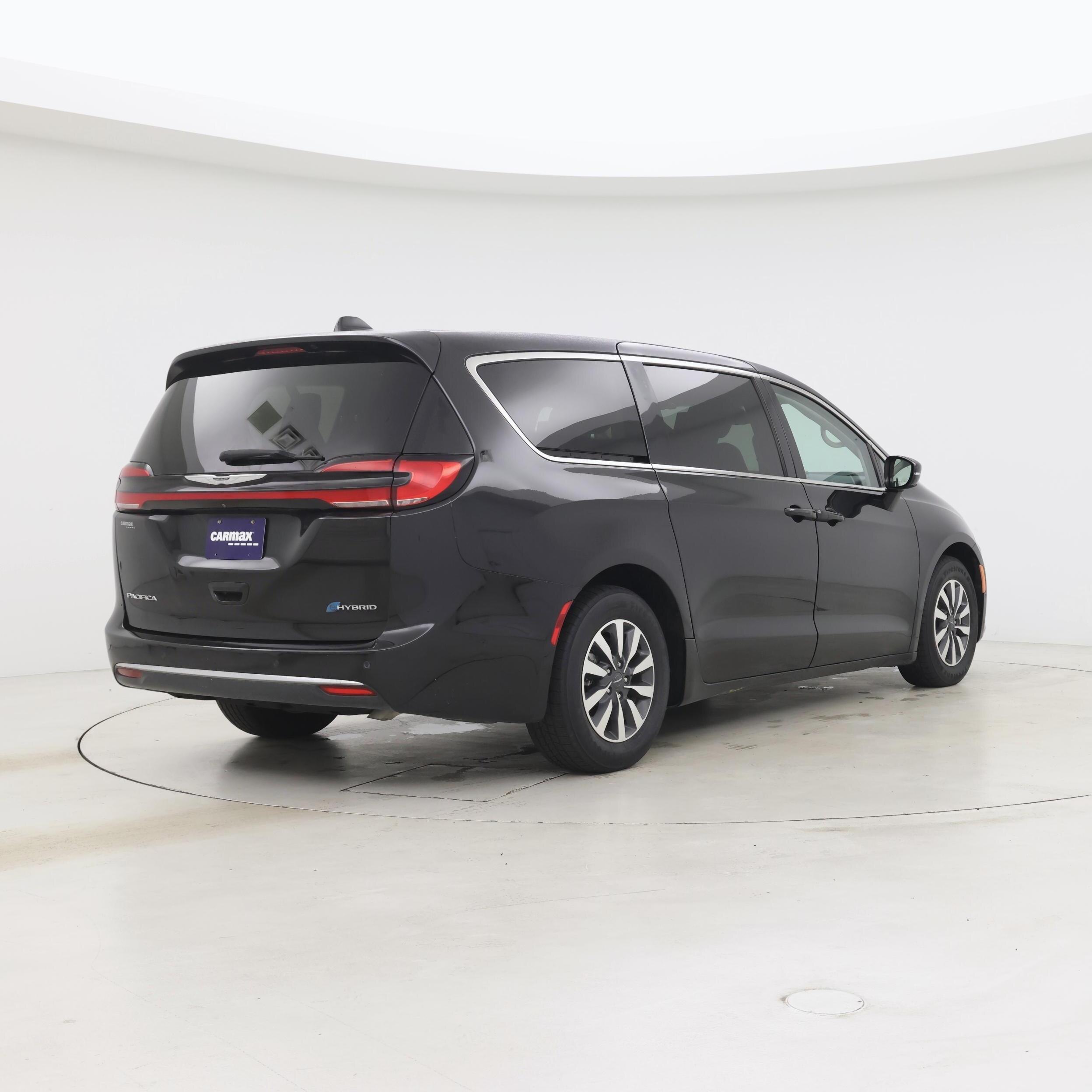 Thumbnail: 2022 Chrysler Pacifica - 8