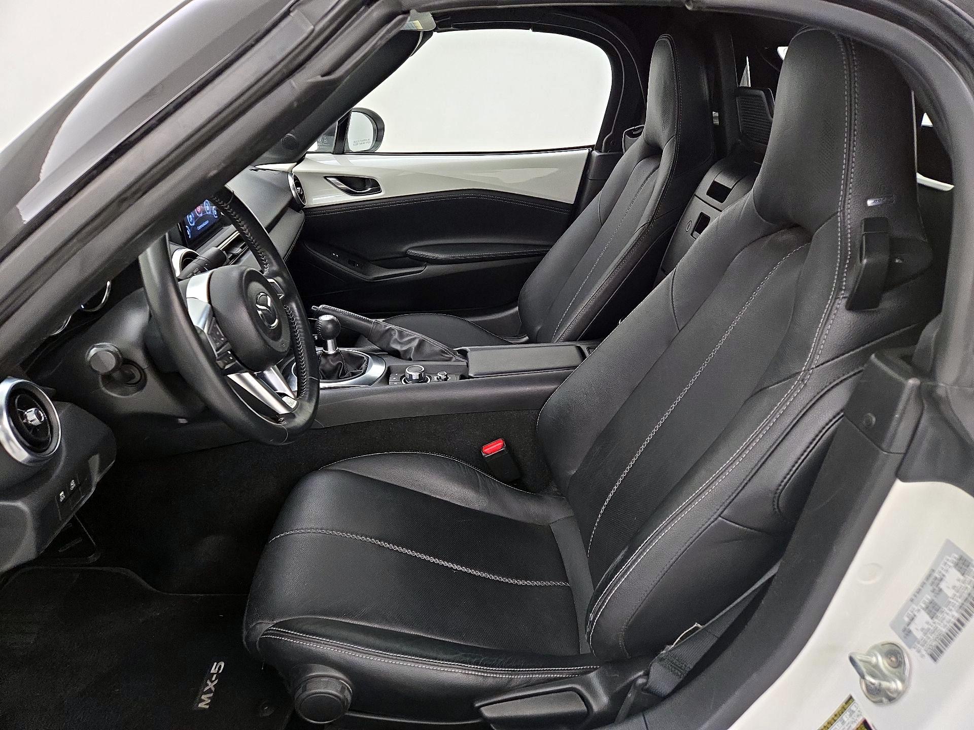 Thumbnail: 2021 Mazda MX-5 Miata - 11