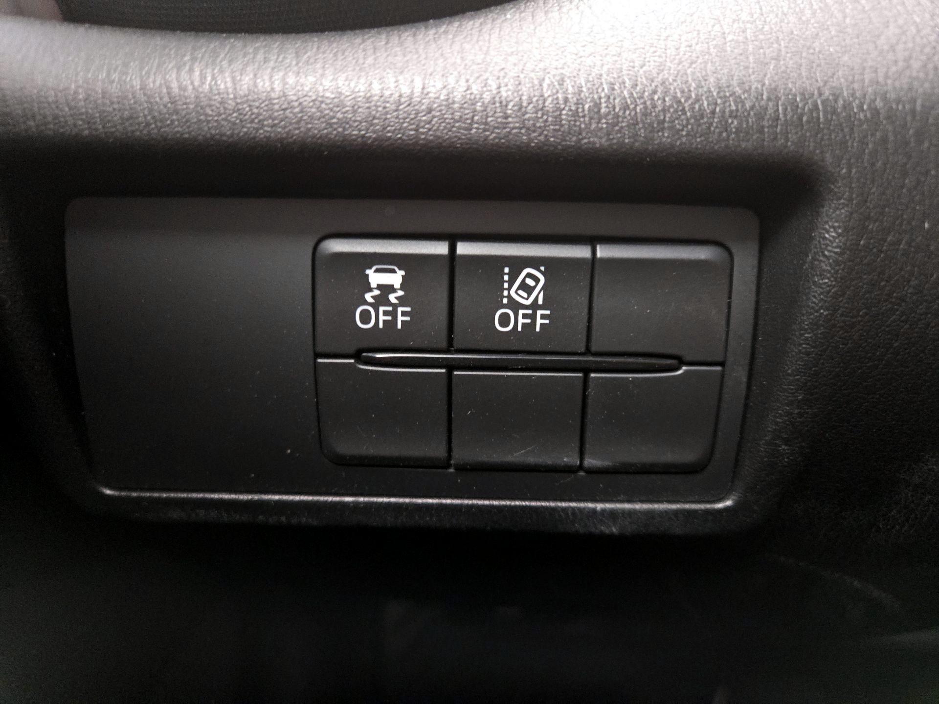 Thumbnail: 2021 Mazda MX-5 Miata - 13