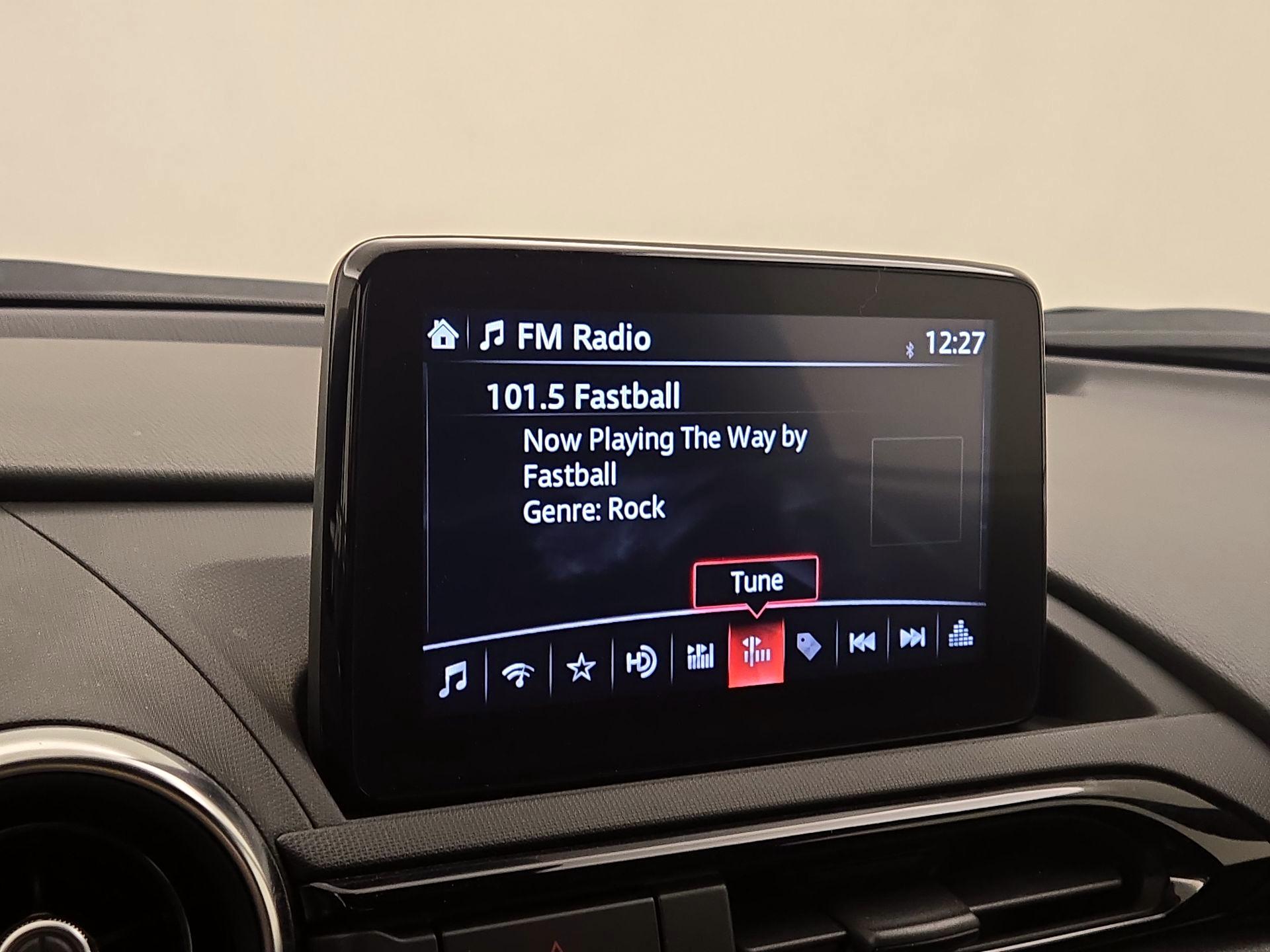 Thumbnail: 2021 Mazda MX-5 Miata - 16