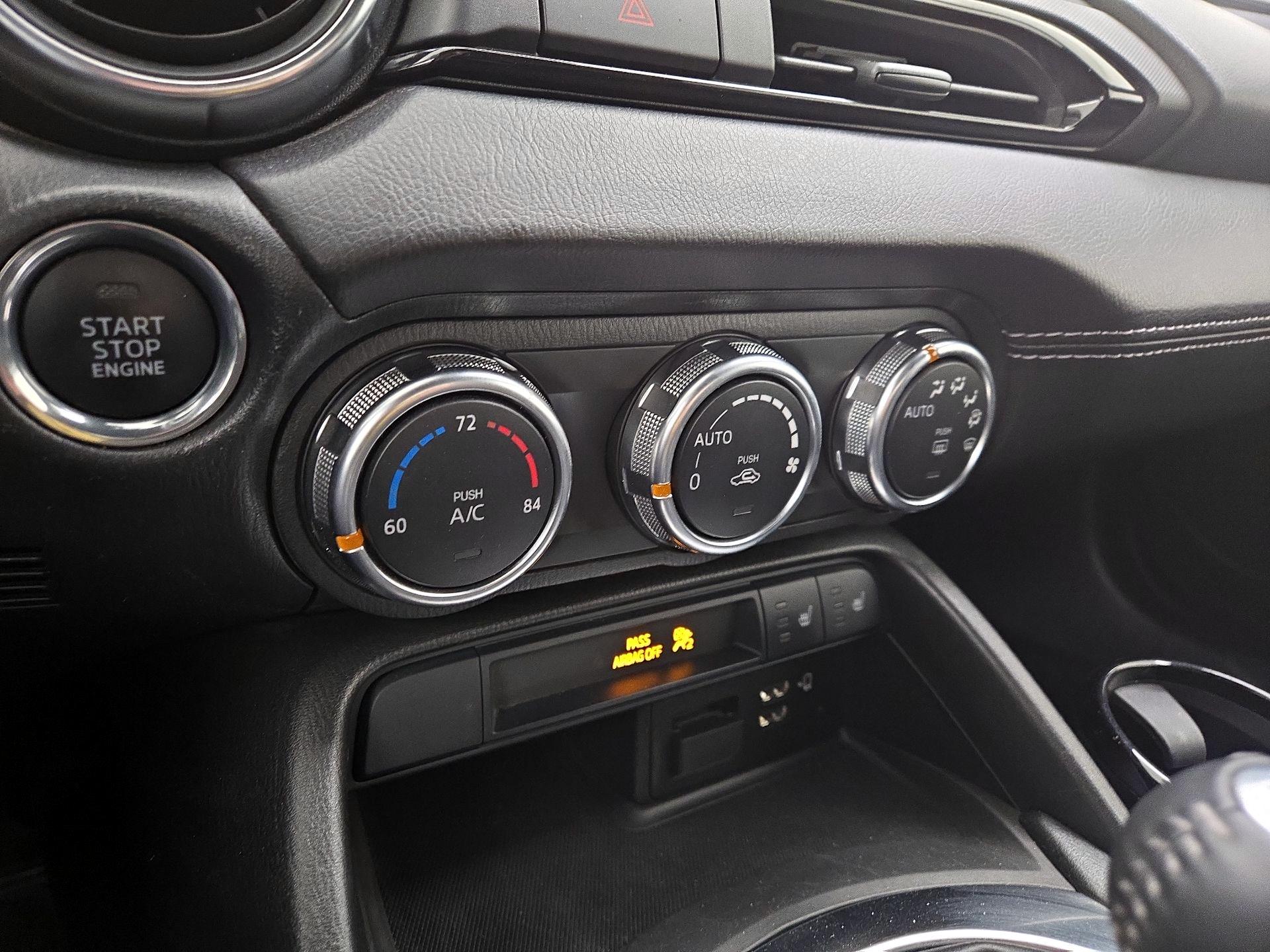 Thumbnail: 2021 Mazda MX-5 Miata - 17