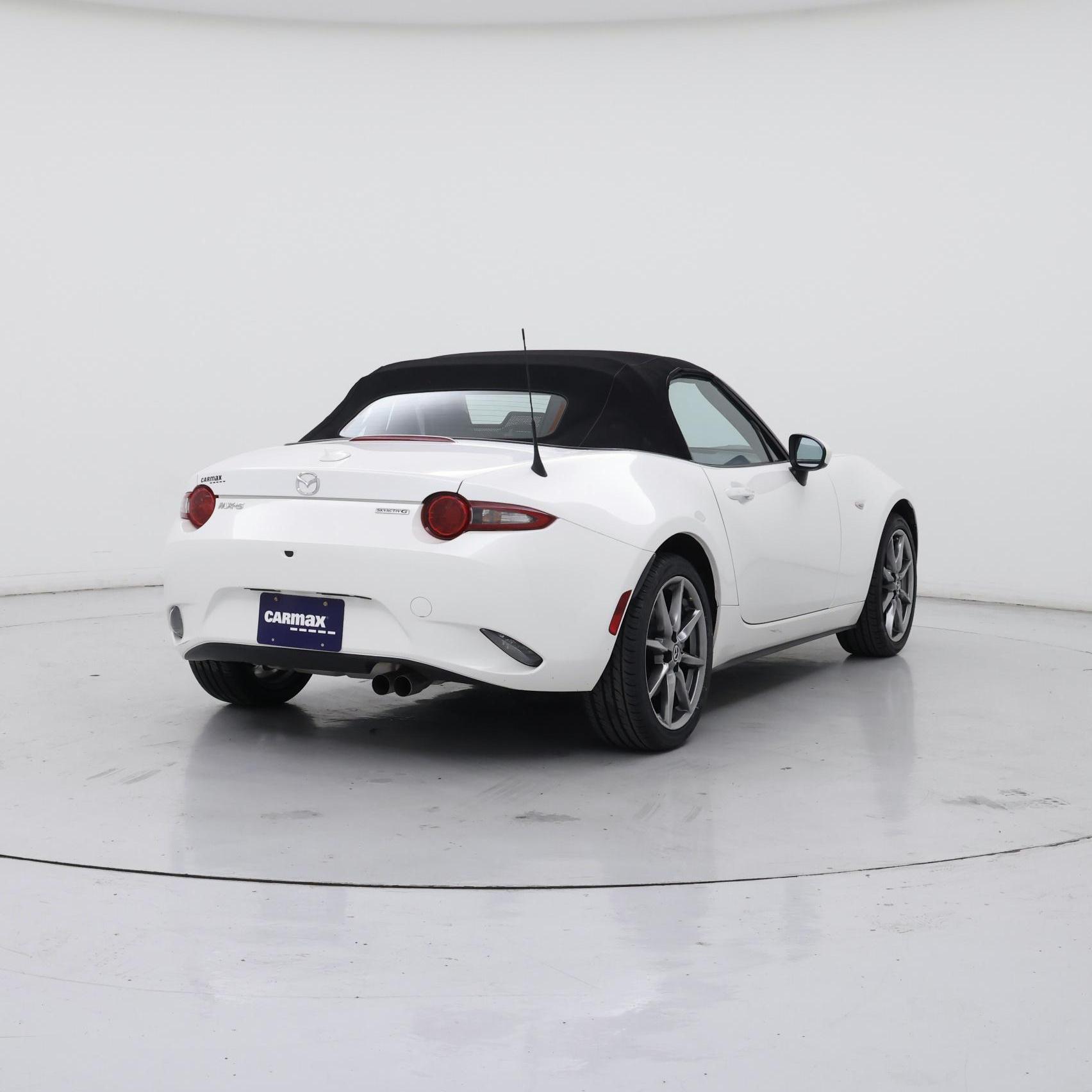 Thumbnail: 2021 Mazda MX-5 Miata - 8