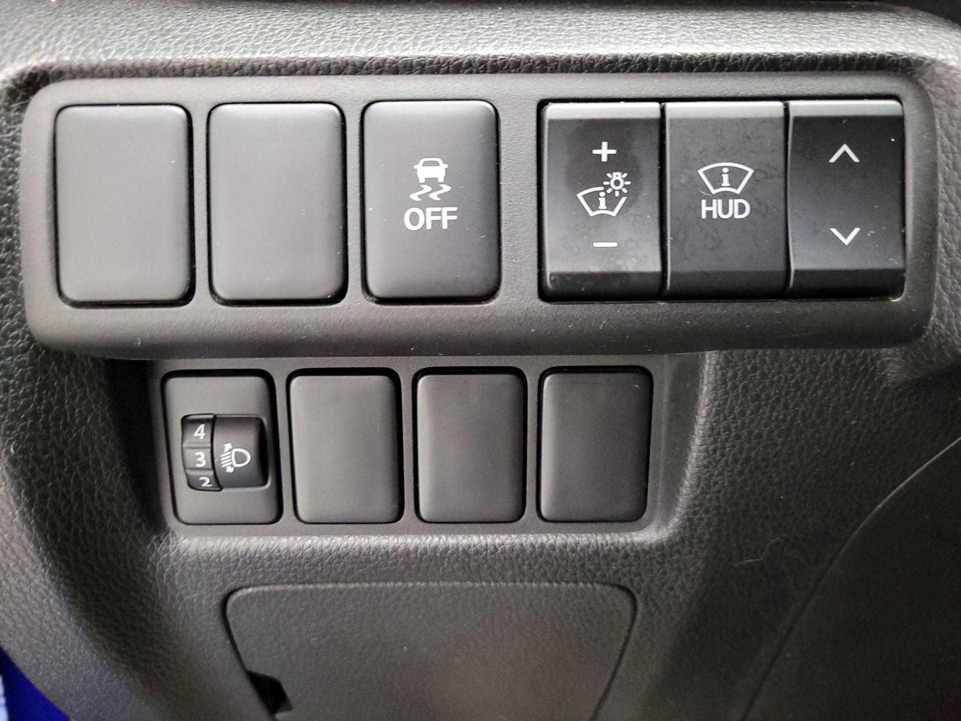 Thumbnail: 2018 Mitsubishi Eclipse Cross - 13