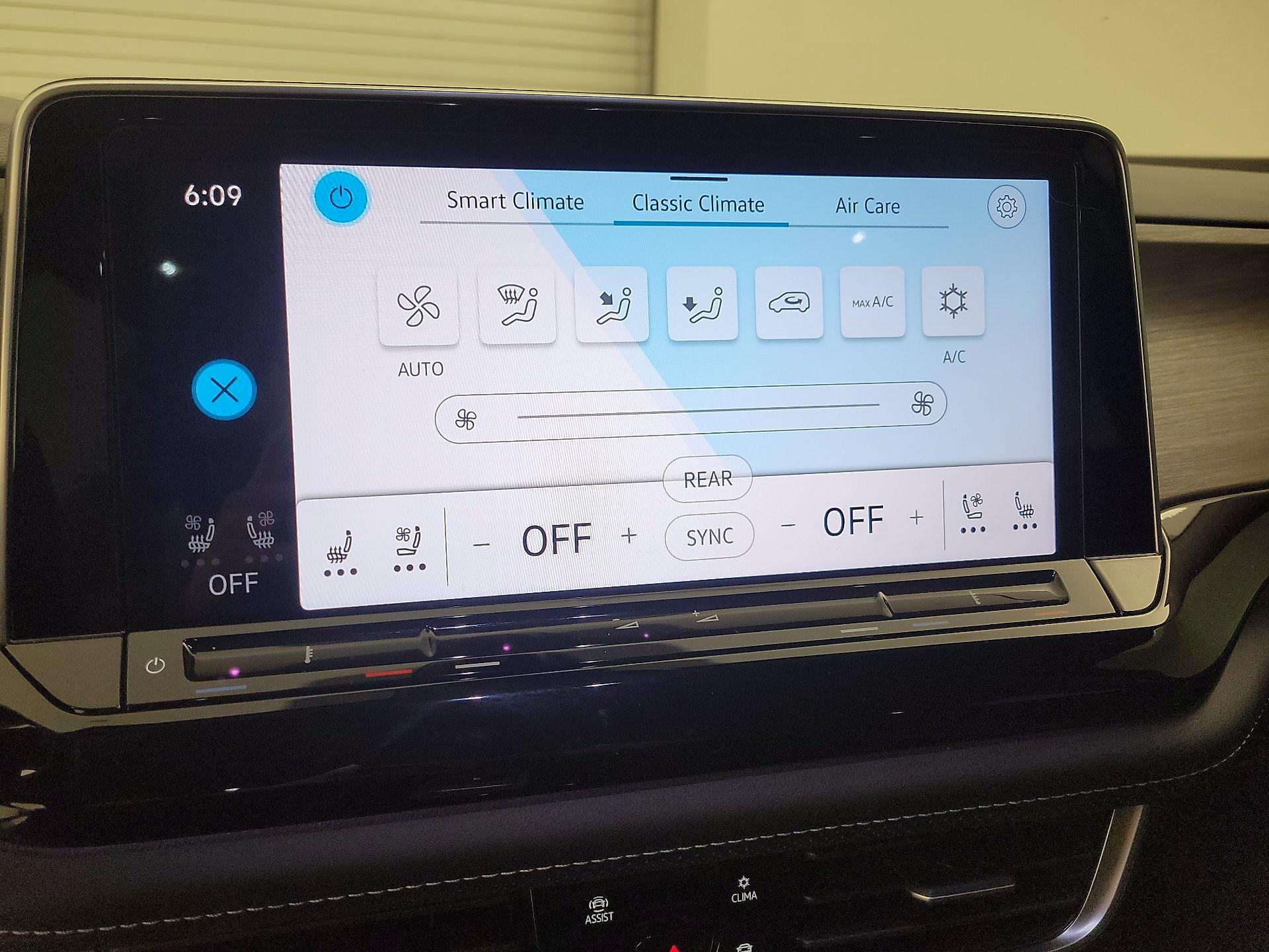 Thumbnail: 2024 Volkswagen Atlas - 15