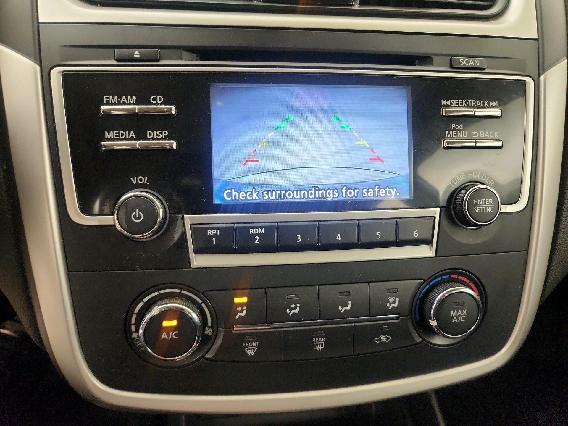 Thumbnail: 2017 Nissan Altima - 14