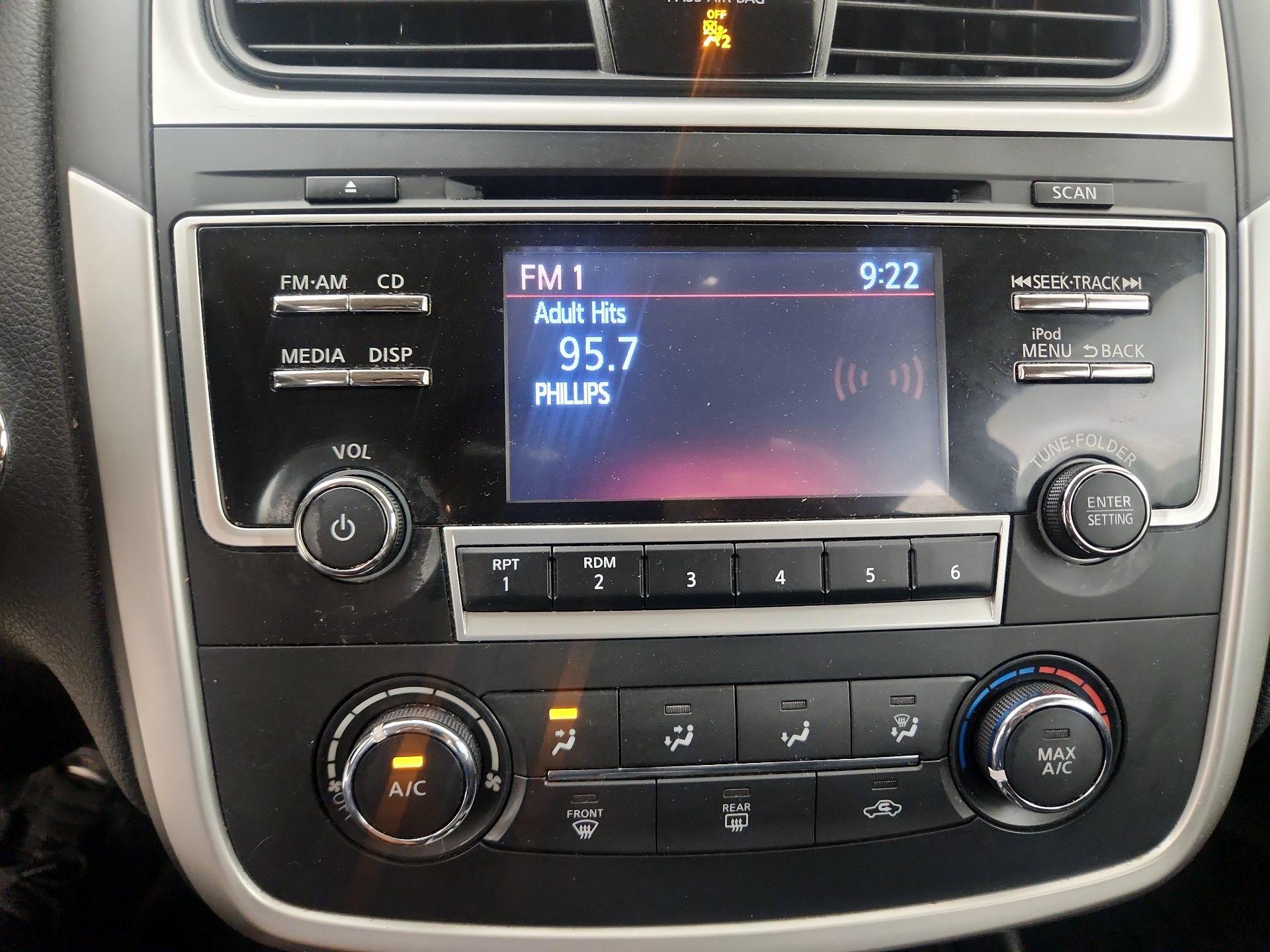 Thumbnail: 2017 Nissan Altima - 15