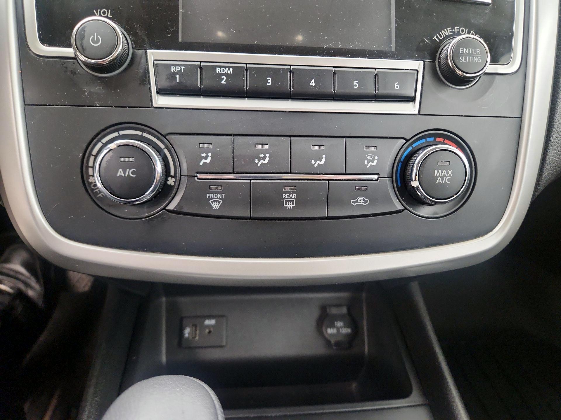 Thumbnail: 2017 Nissan Altima - 16