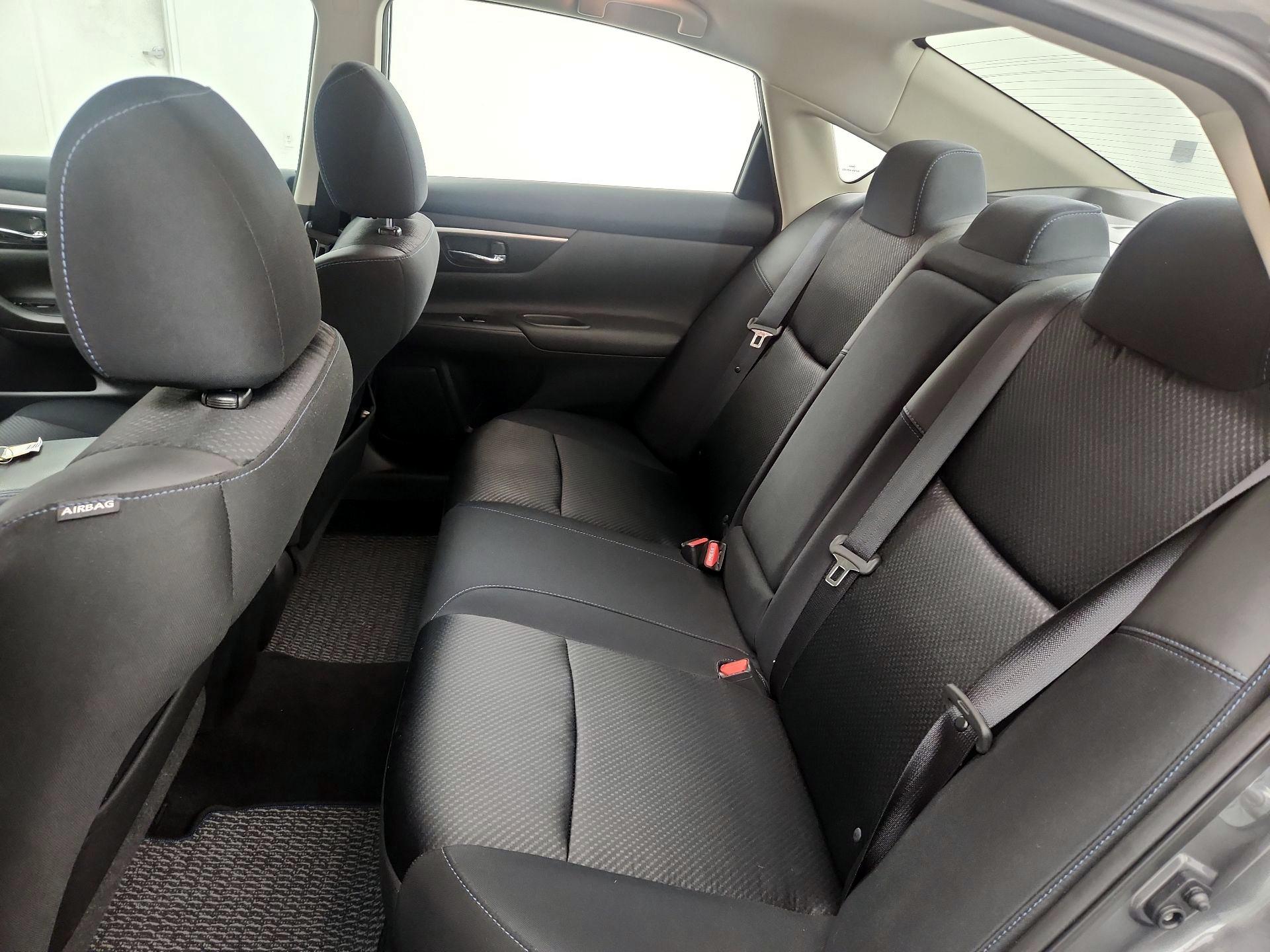 Thumbnail: 2017 Nissan Altima - 19