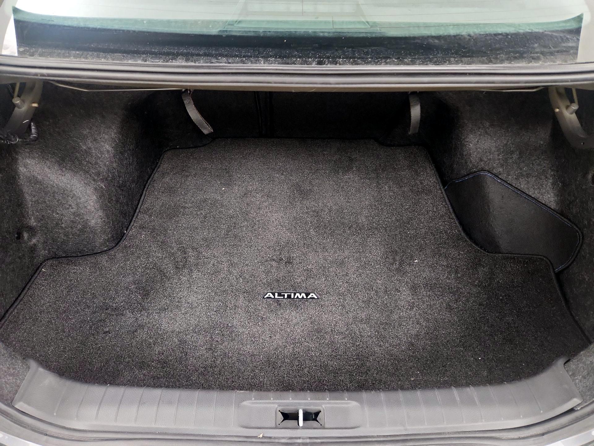 Thumbnail: 2017 Nissan Altima - 20