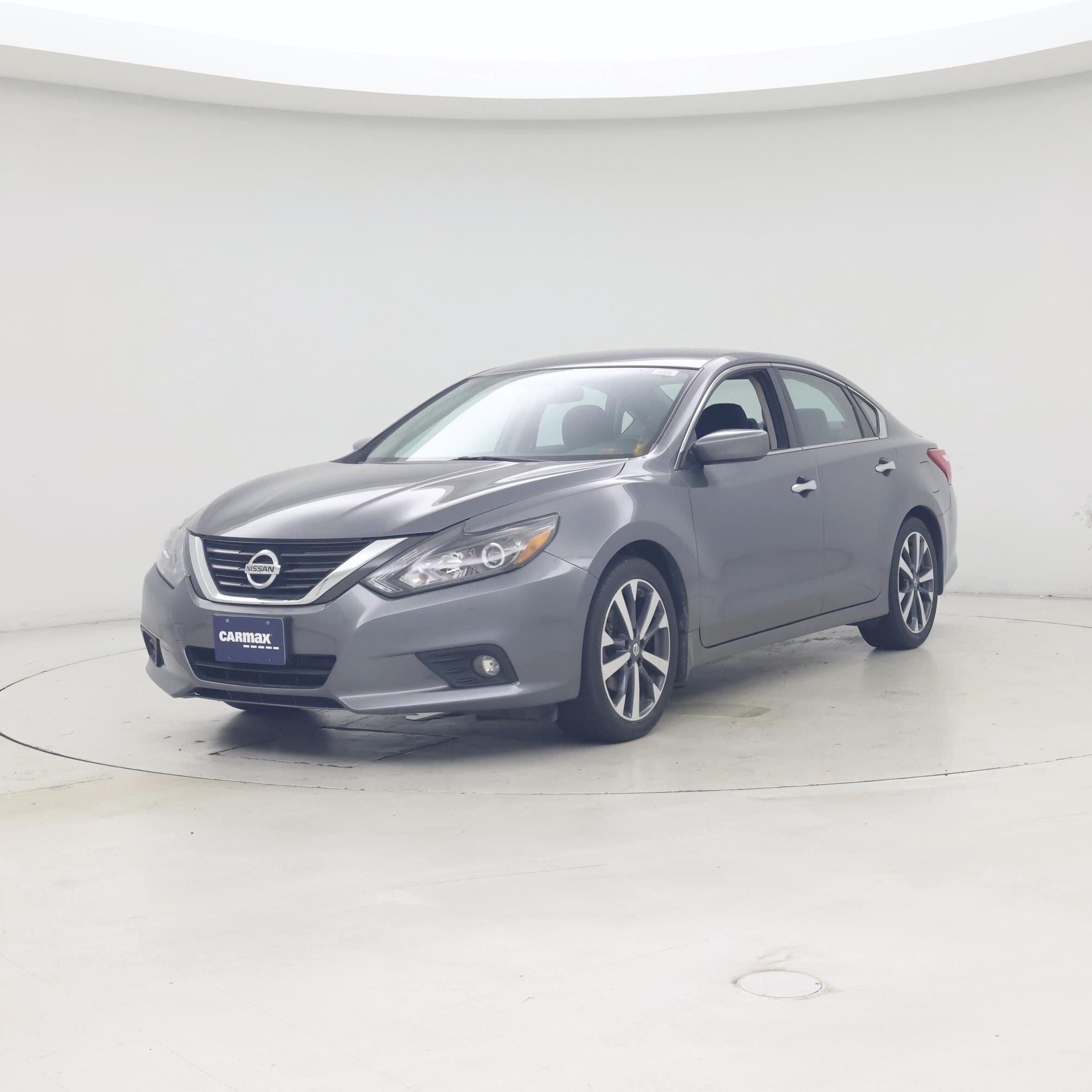 Thumbnail: 2017 Nissan Altima - 4