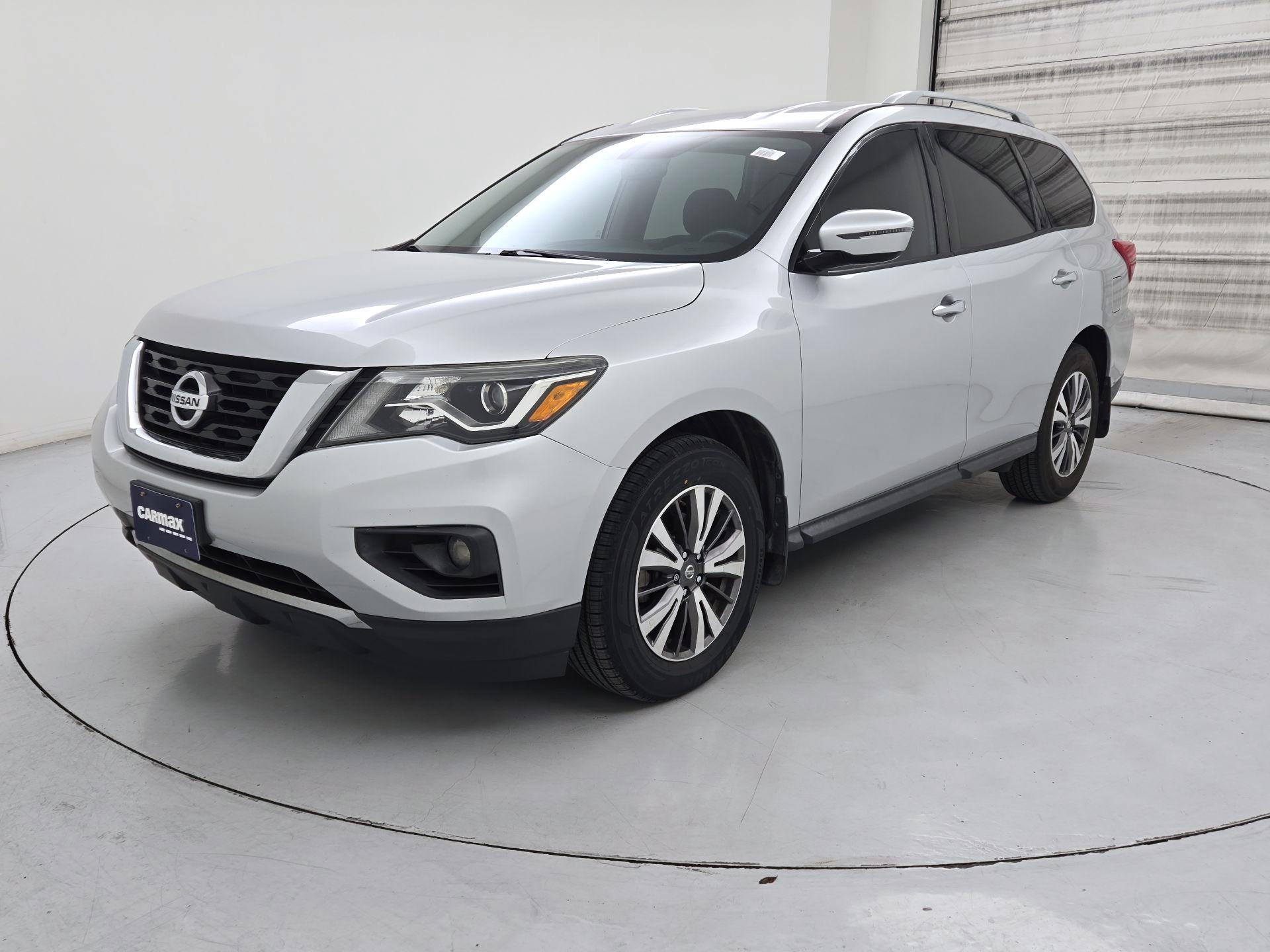 Thumbnail: 2017 Nissan Pathfinder - 3