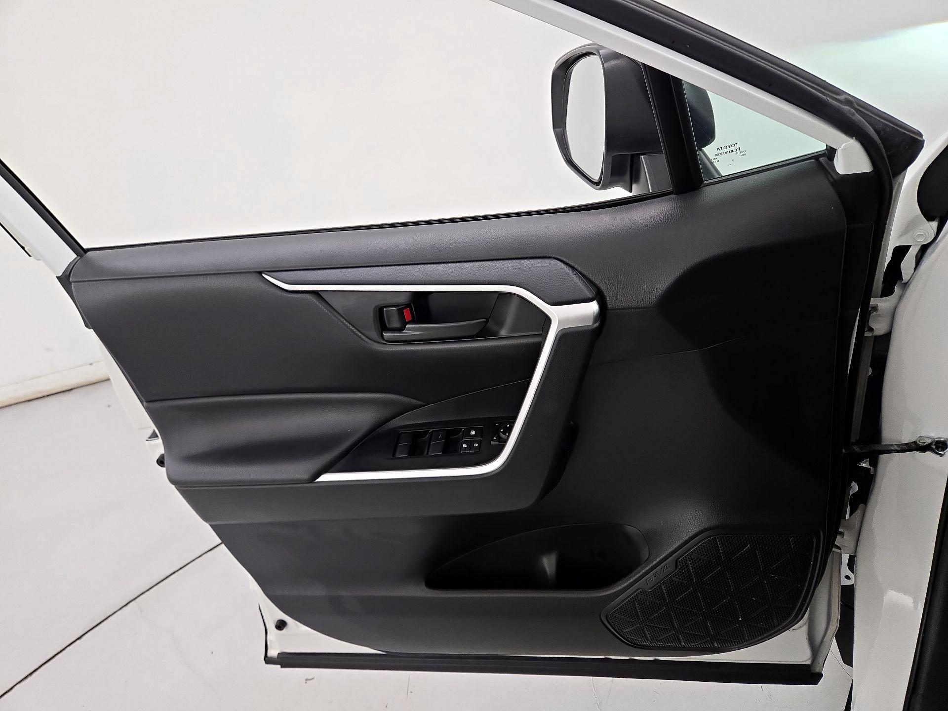 Thumbnail: 2024 Toyota RAV4 - 12