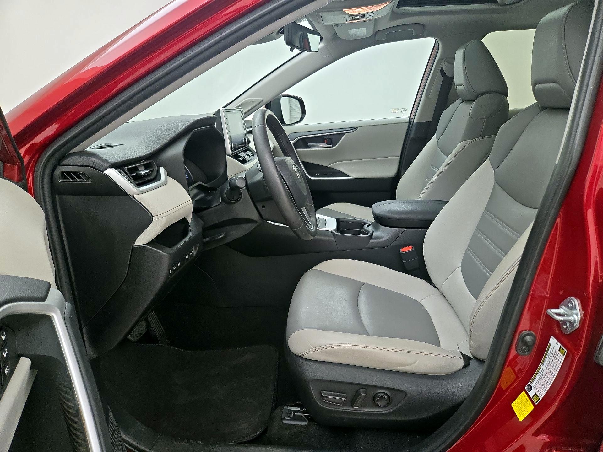 Thumbnail: 2021 Toyota RAV4 - 11