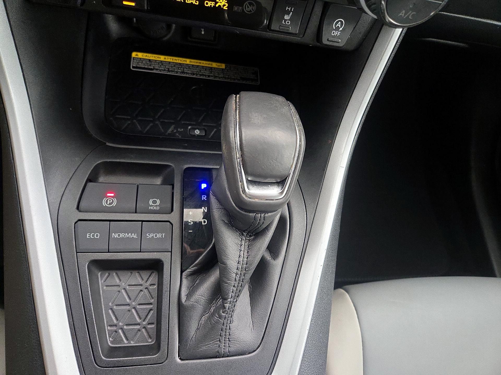 Thumbnail: 2021 Toyota RAV4 - 17