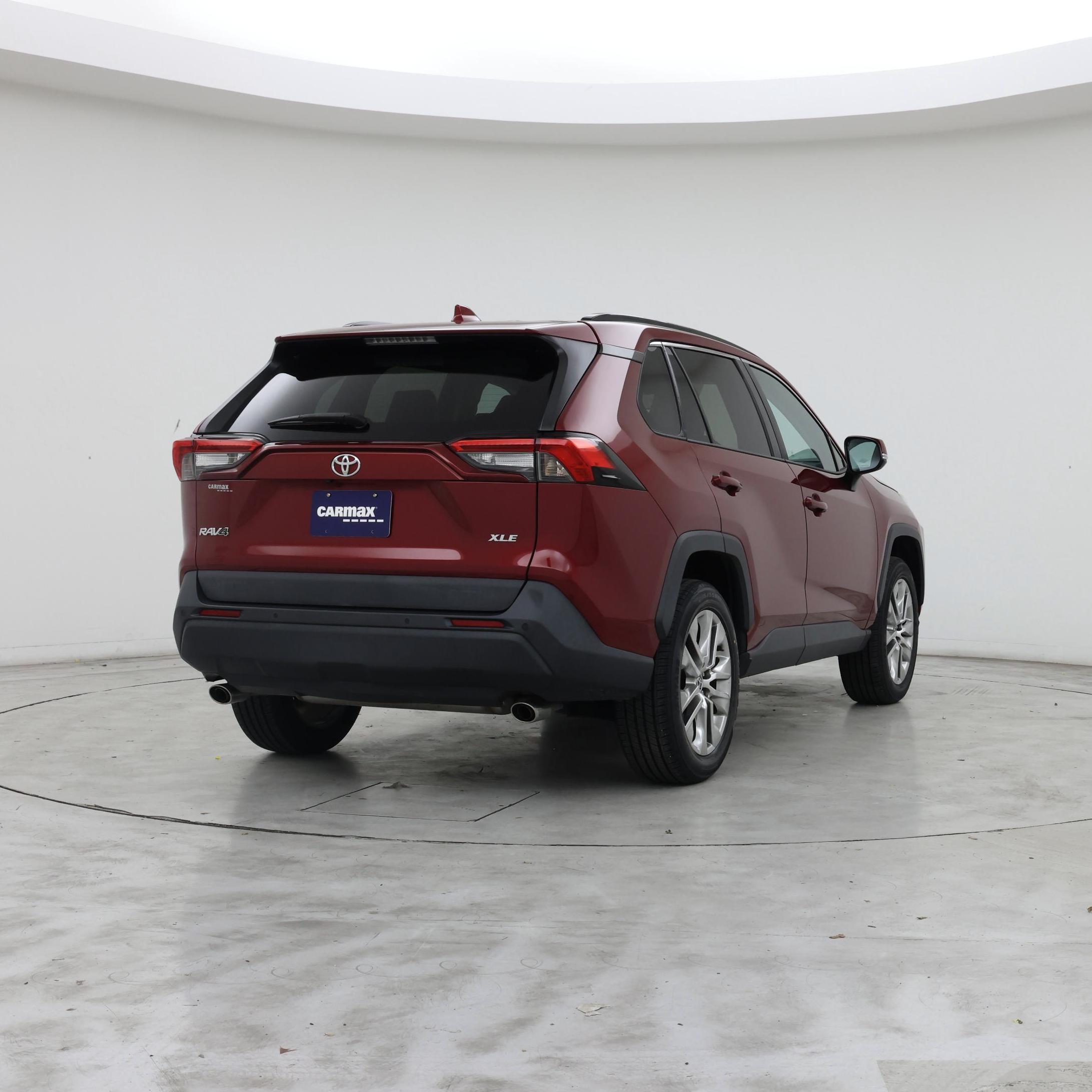 Thumbnail: 2021 Toyota RAV4 - 8