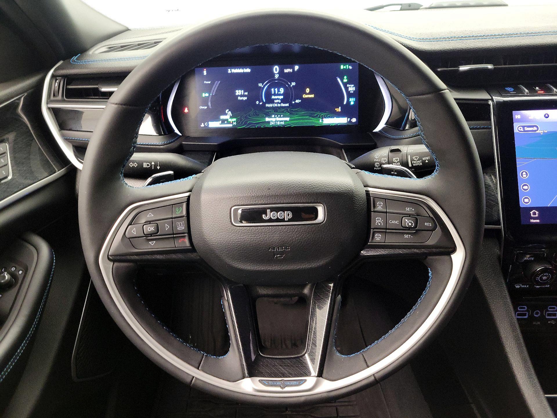 Thumbnail: 2023 Jeep Grand Cherokee - 10