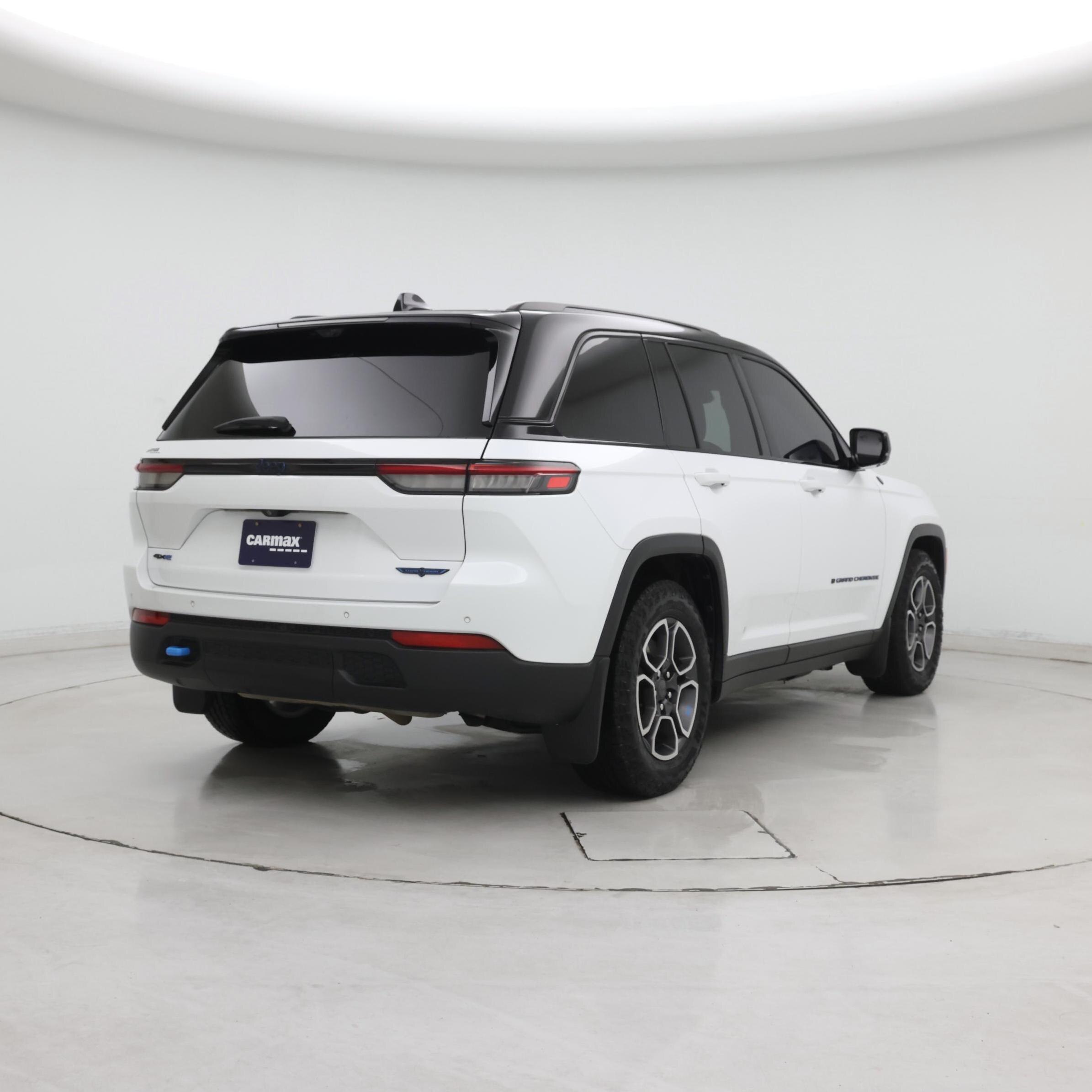 Thumbnail: 2023 Jeep Grand Cherokee - 8