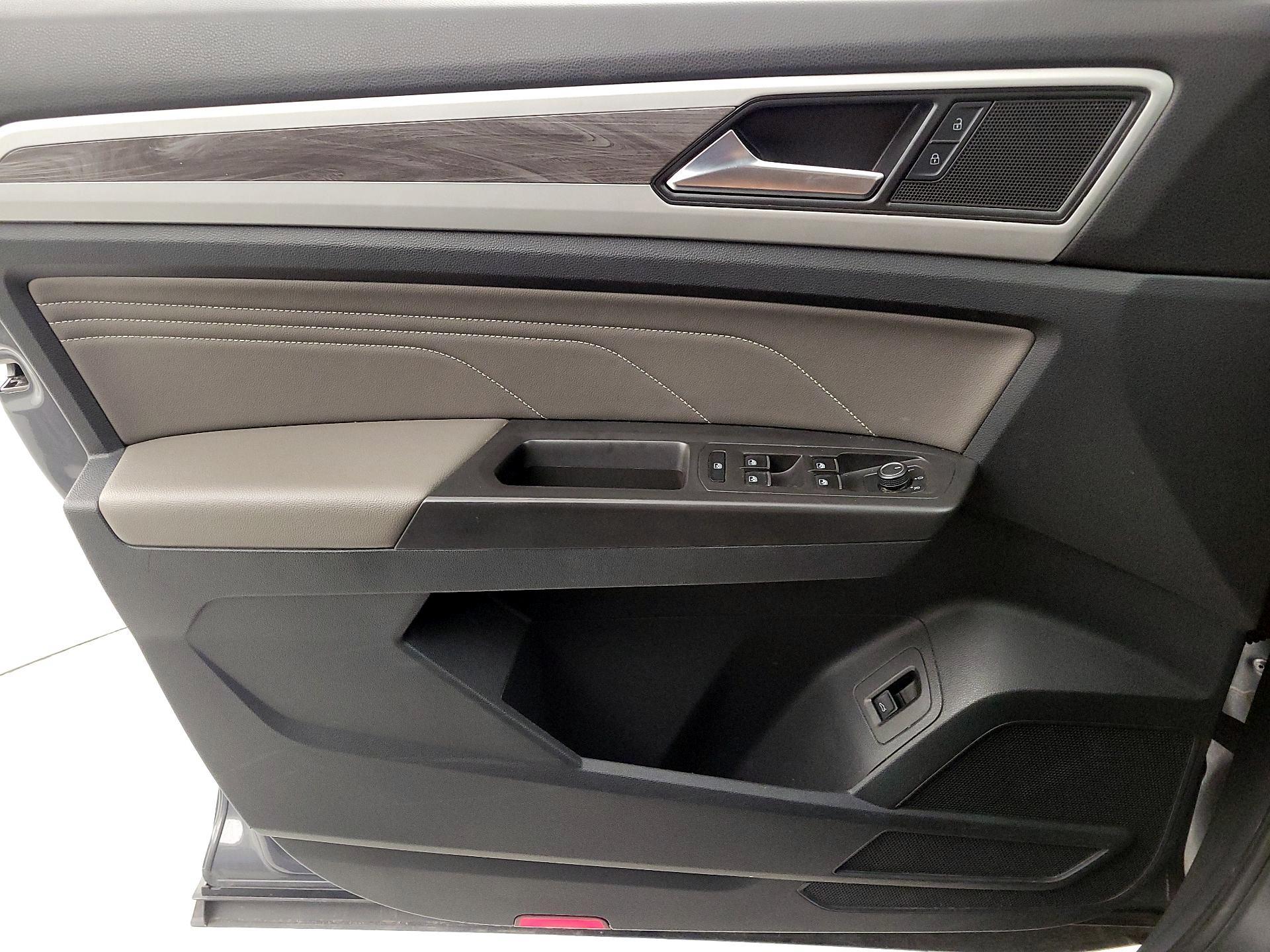 Thumbnail: 2022 Volkswagen Atlas - 10