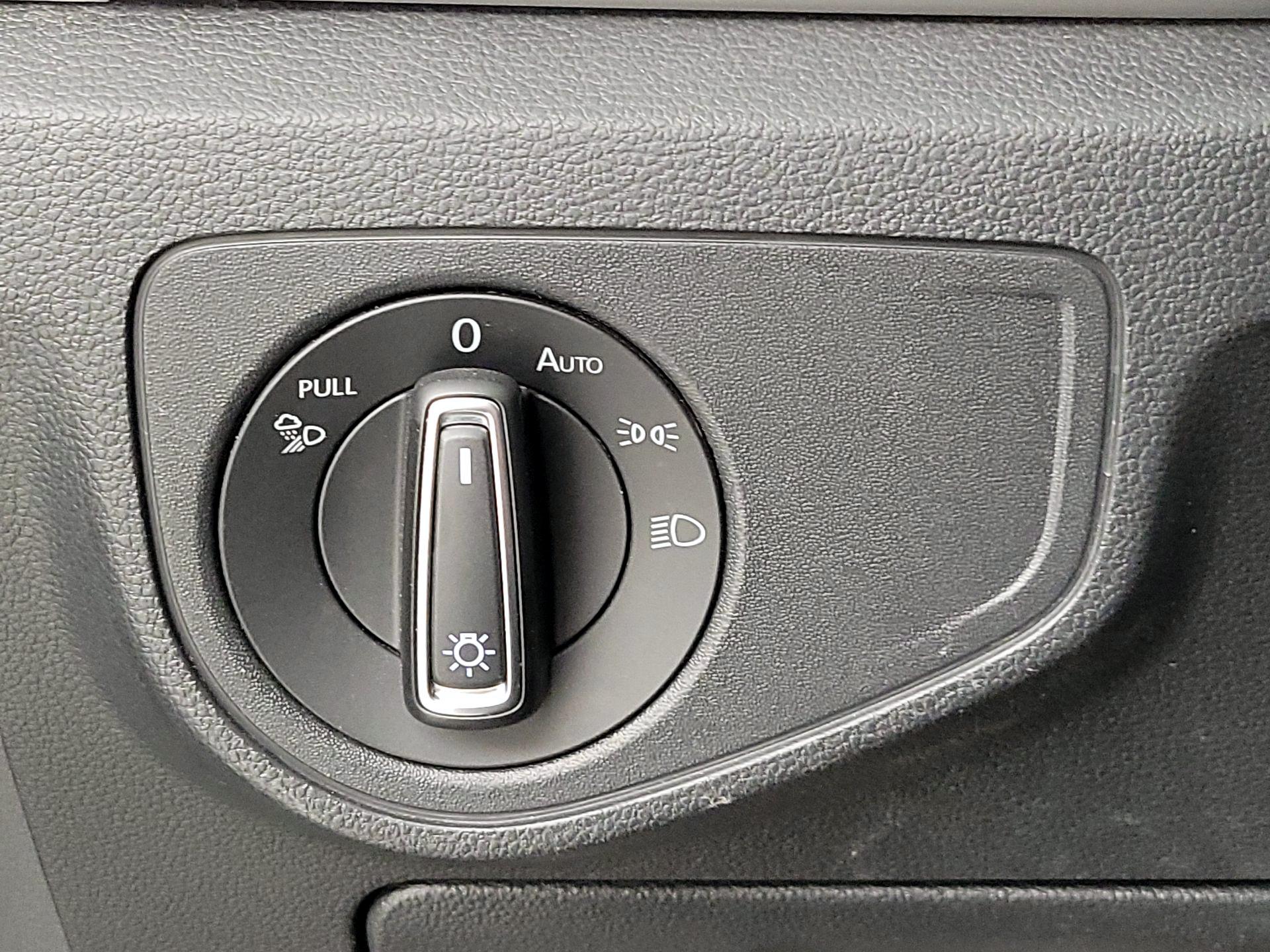 Thumbnail: 2022 Volkswagen Atlas - 11