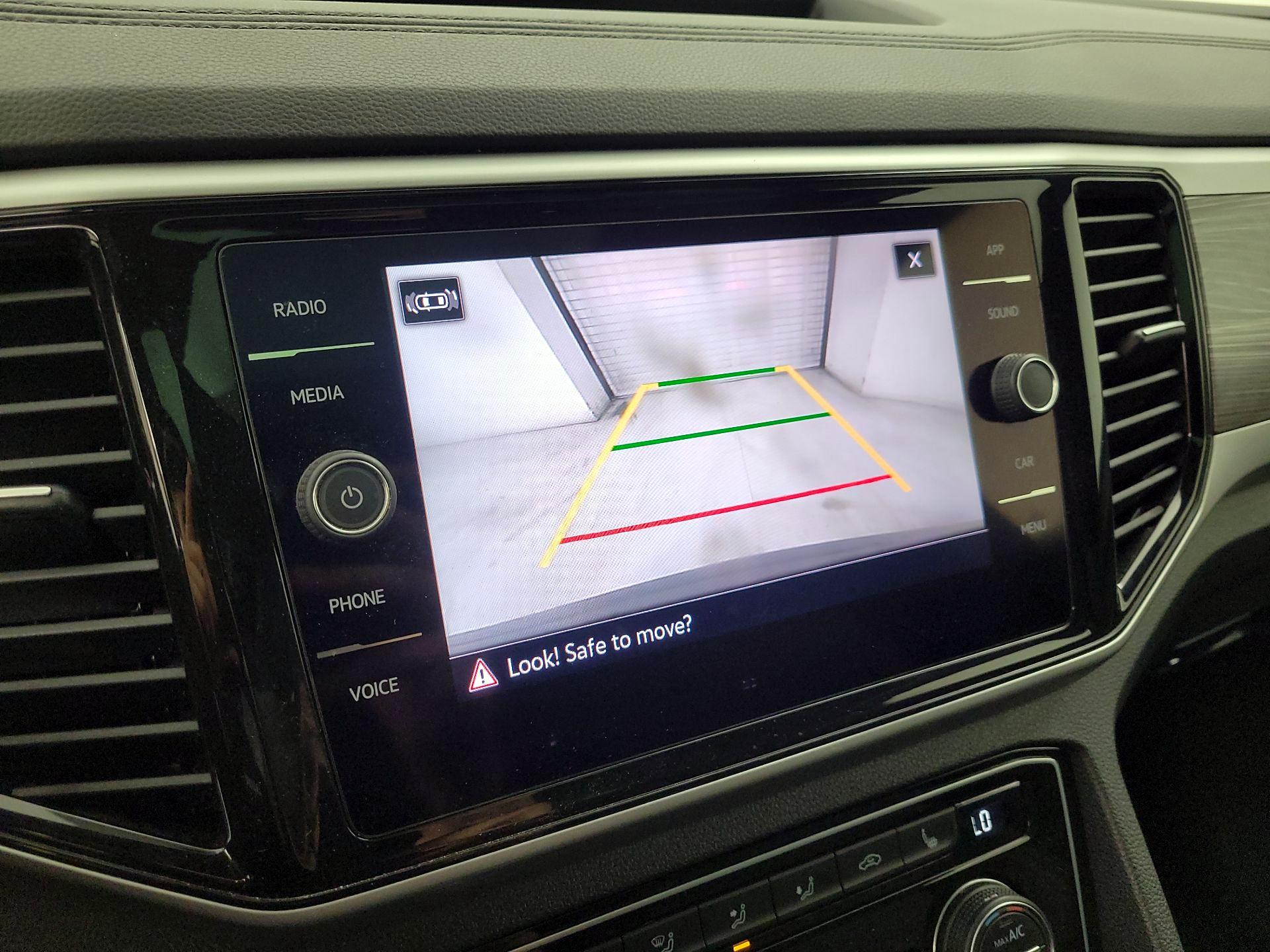 Thumbnail: 2022 Volkswagen Atlas - 12