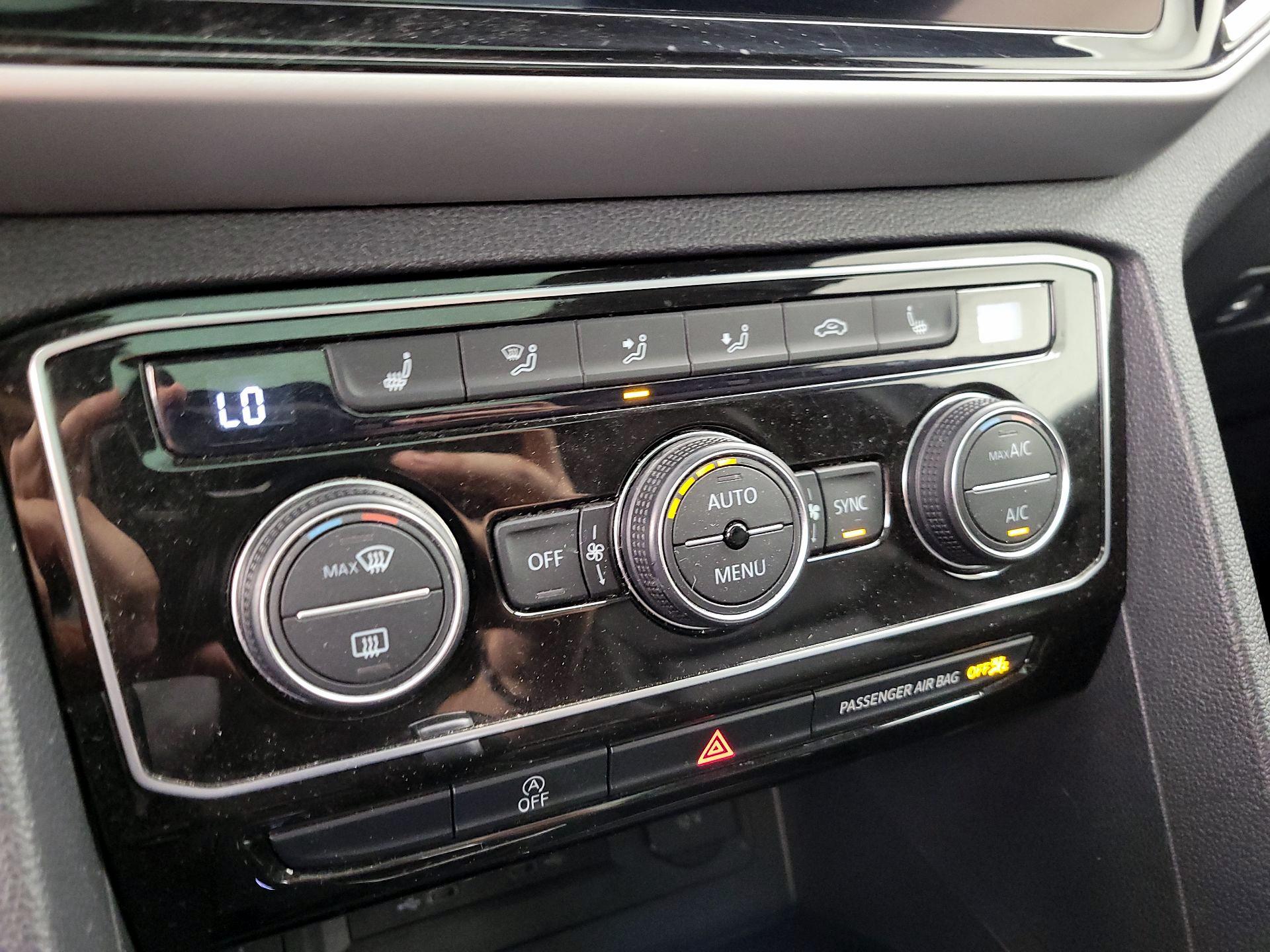 Thumbnail: 2022 Volkswagen Atlas - 14