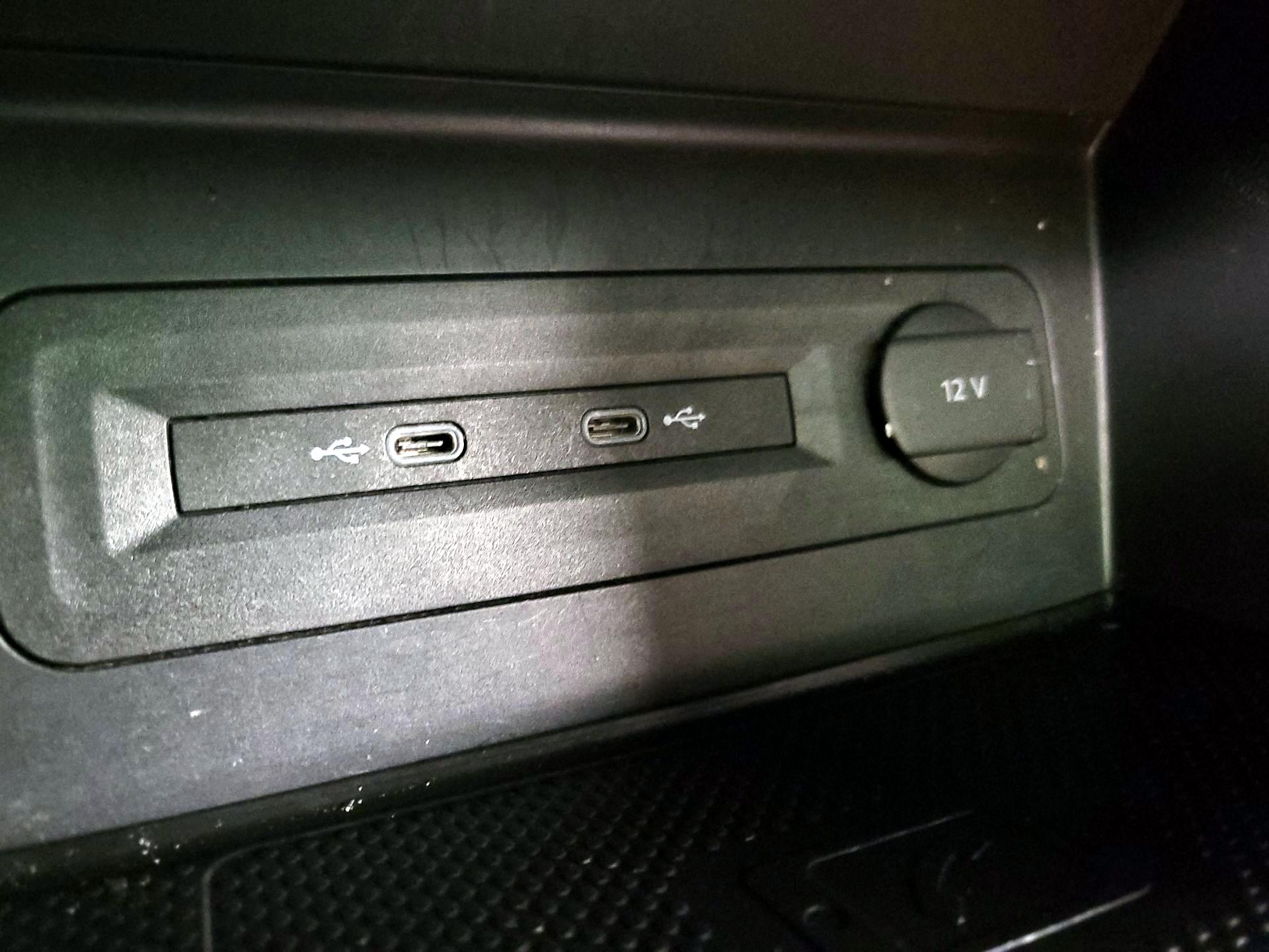 Thumbnail: 2022 Volkswagen Atlas - 16