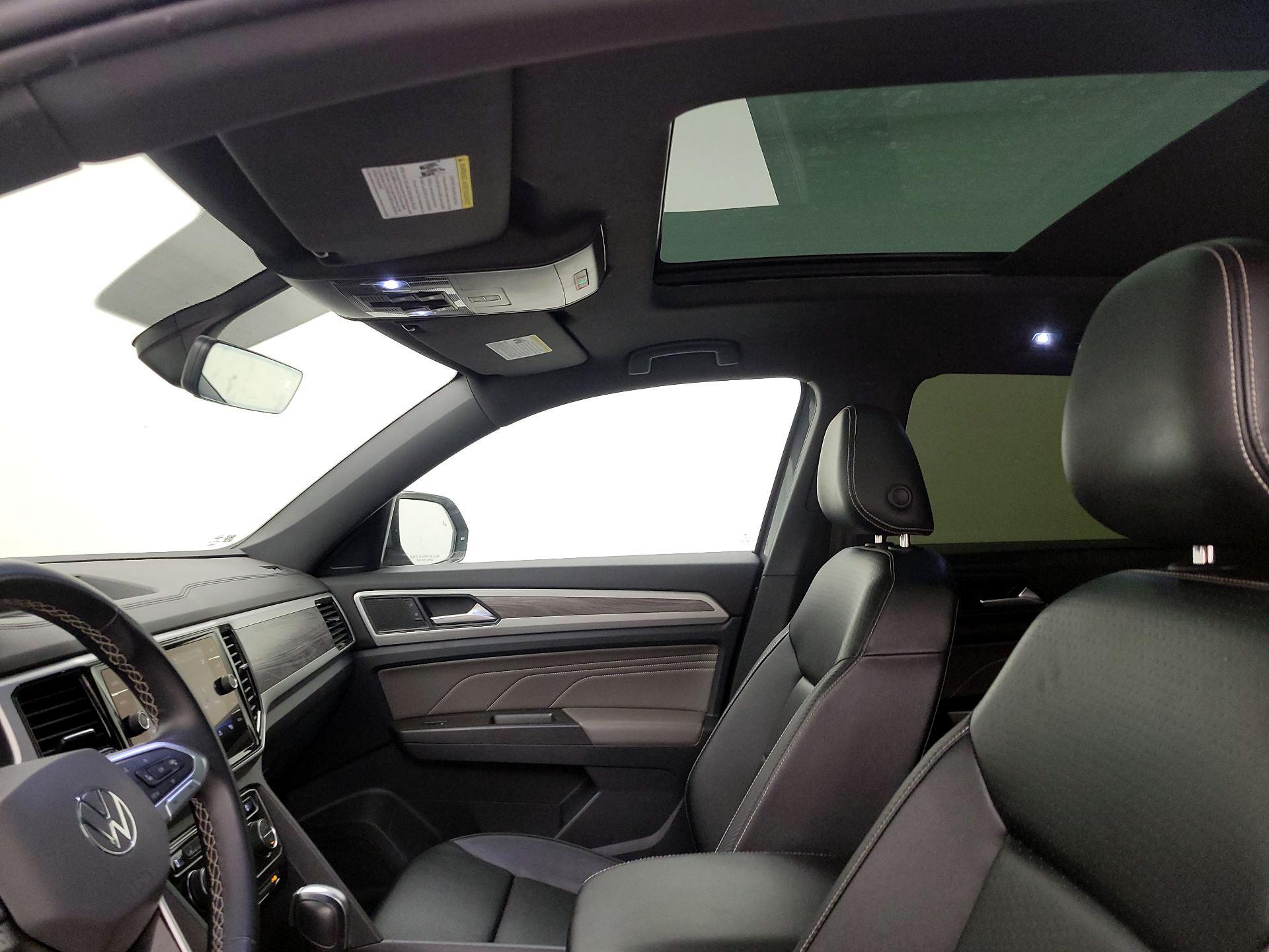 Thumbnail: 2022 Volkswagen Atlas - 17