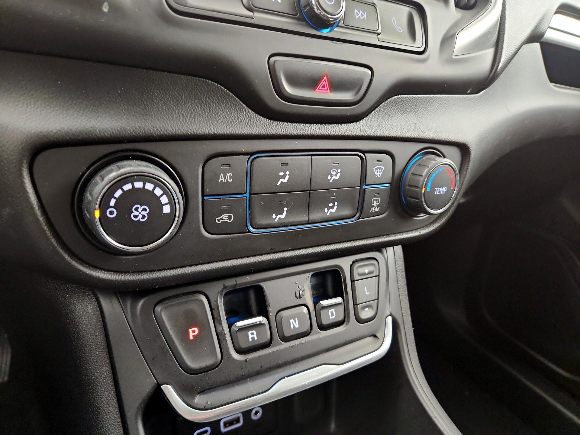 Thumbnail: 2018 GMC Terrain - 14