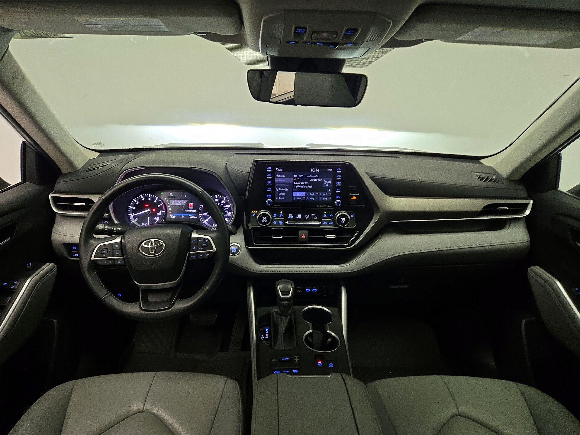 Thumbnail: 2022 Toyota Highlander - 9