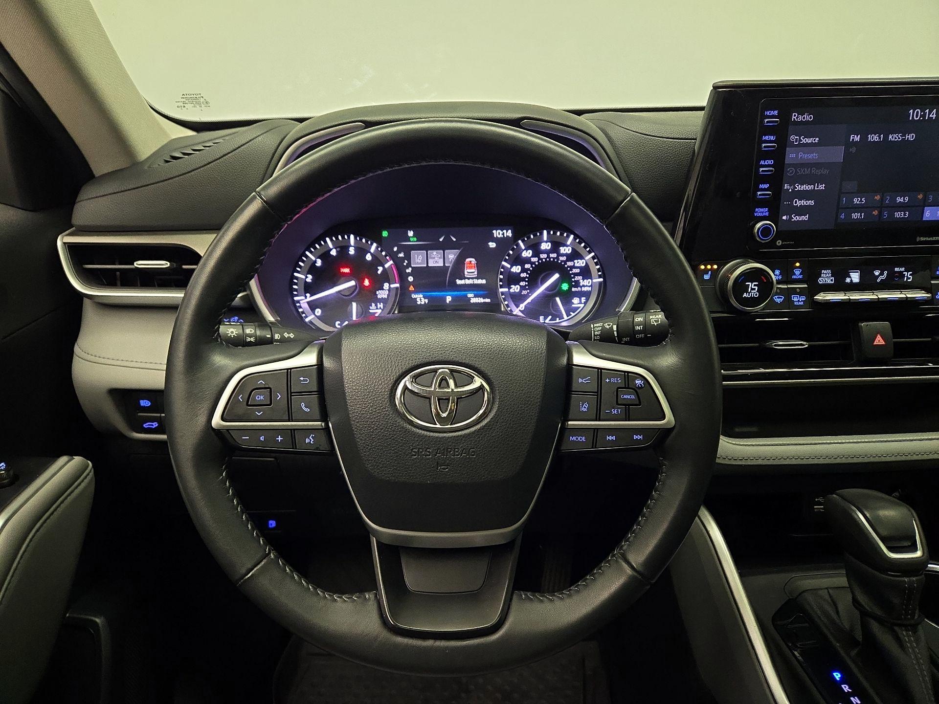 Thumbnail: 2022 Toyota Highlander - 10