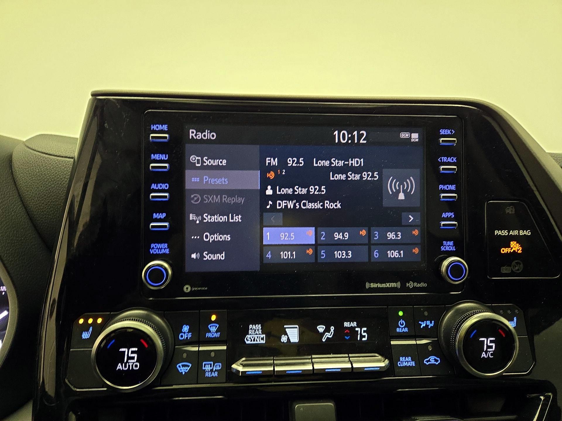 Thumbnail: 2022 Toyota Highlander - 15