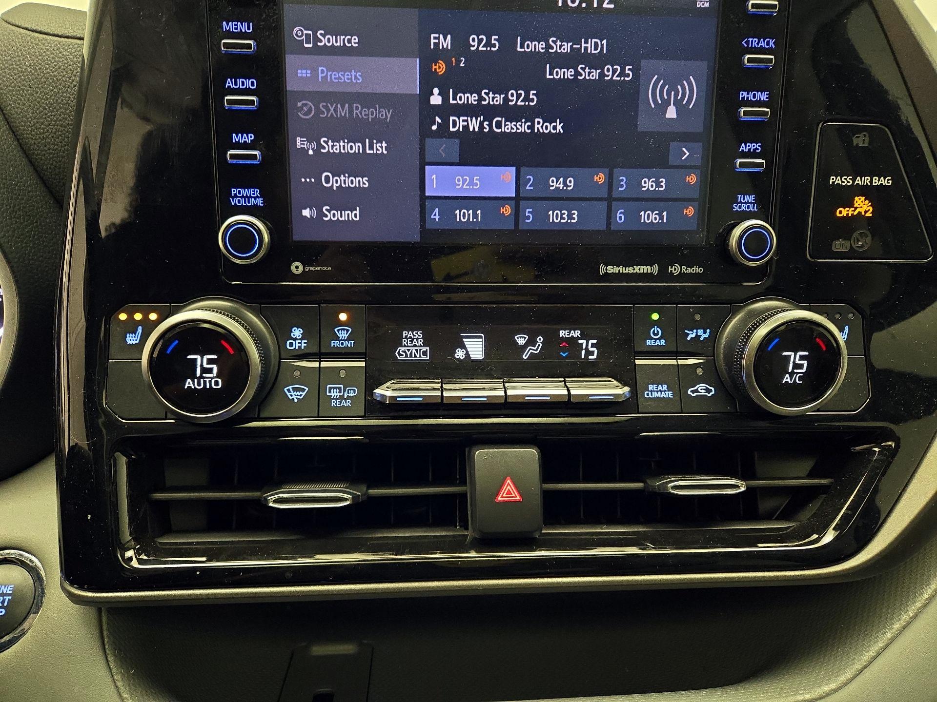 Thumbnail: 2022 Toyota Highlander - 16