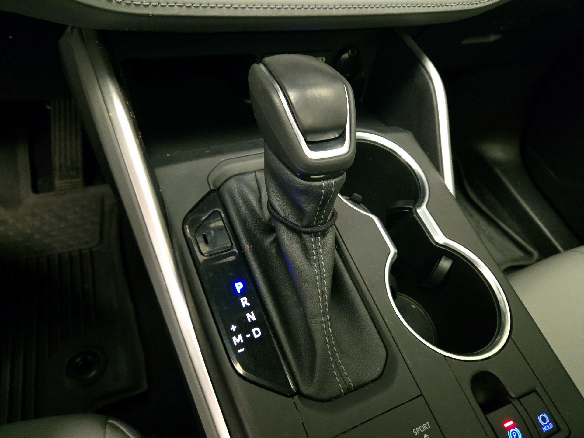 Thumbnail: 2022 Toyota Highlander - 17