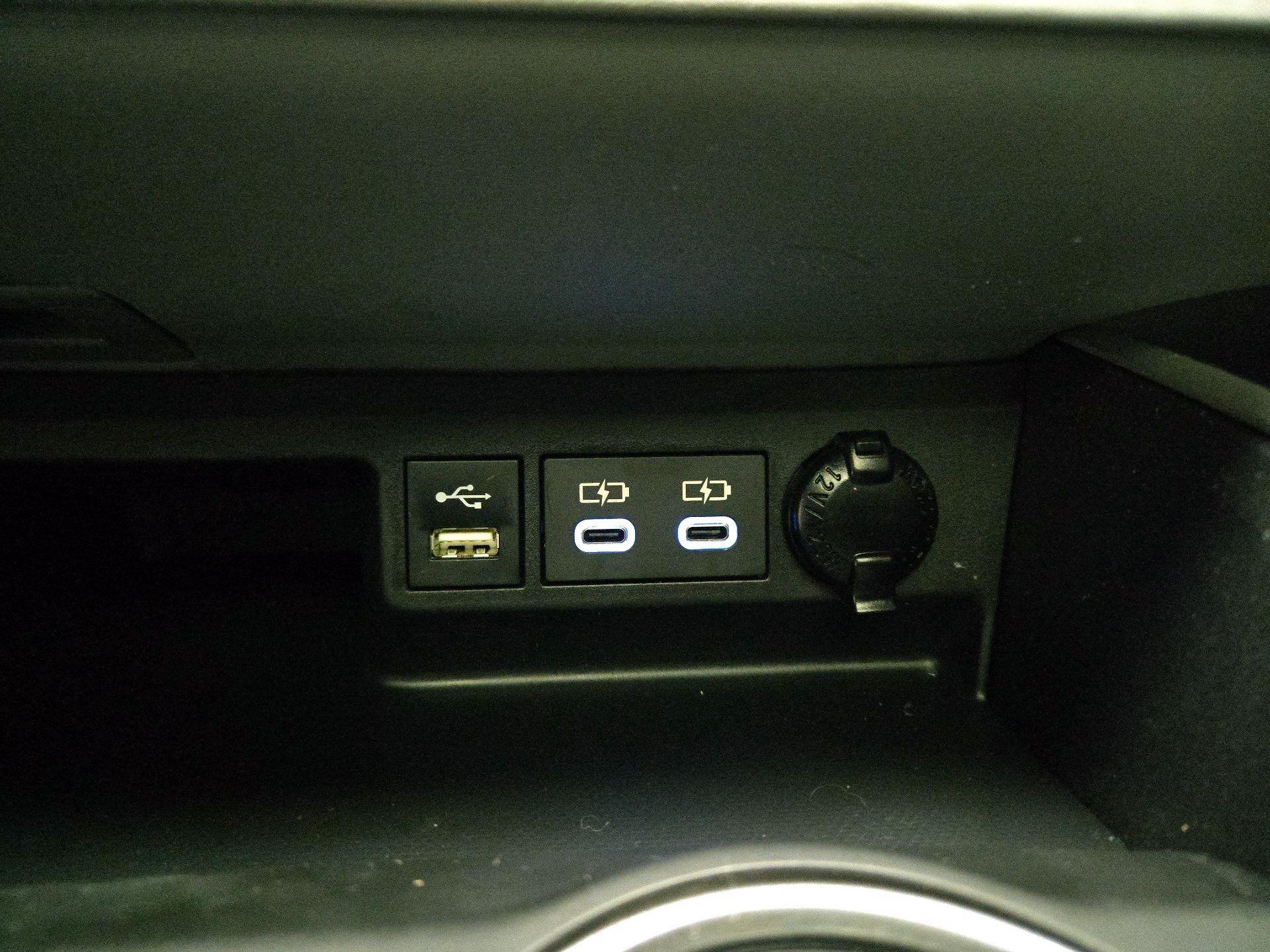 Thumbnail: 2022 Toyota Highlander - 18