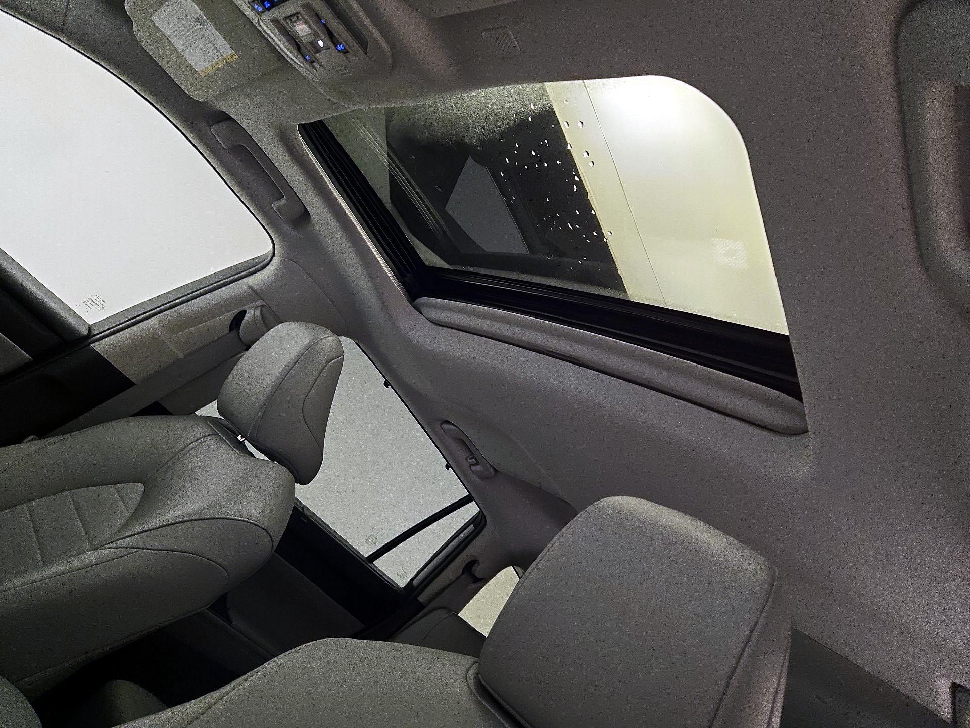 Thumbnail: 2022 Toyota Highlander - 19