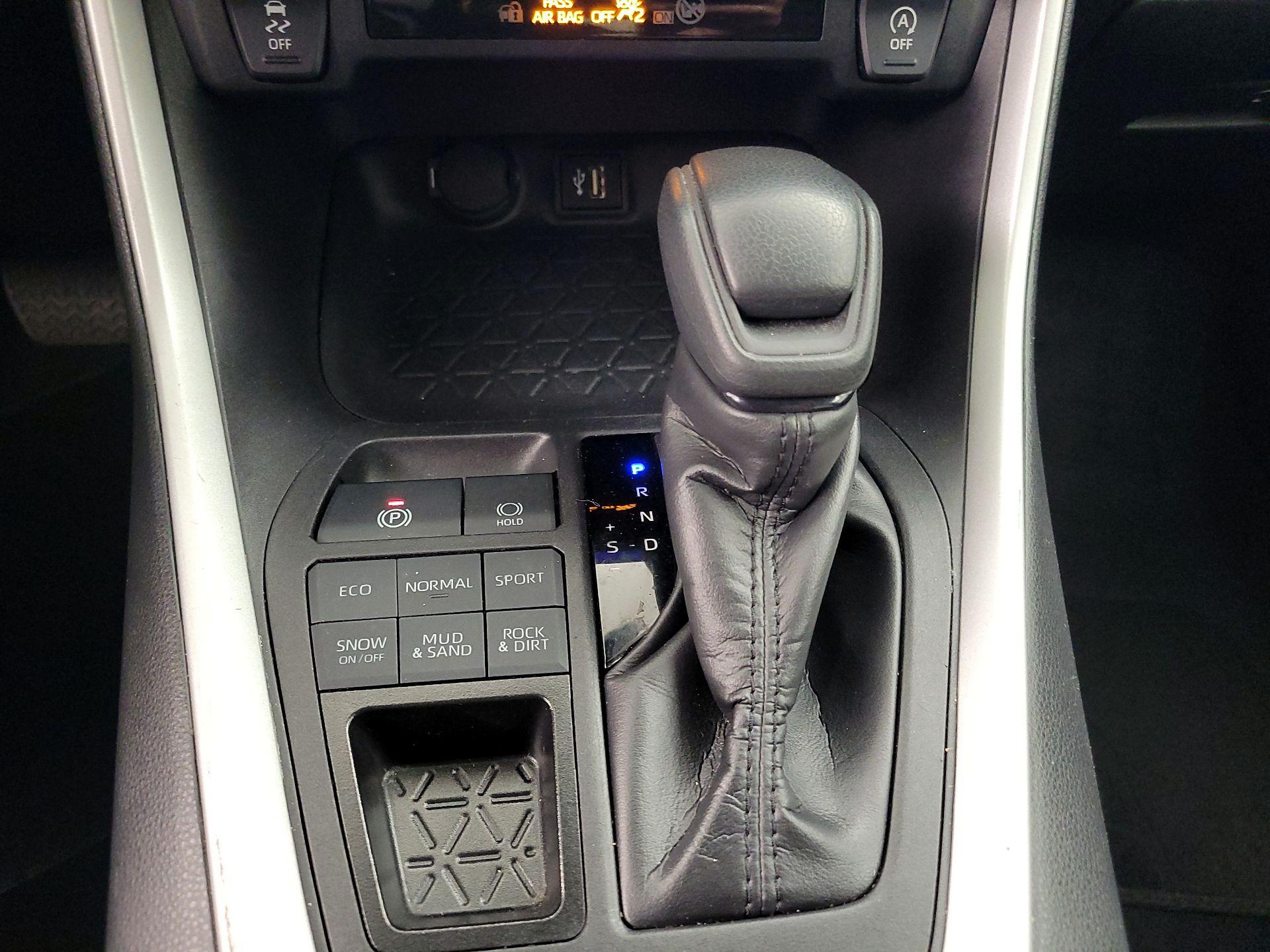 Thumbnail: 2024 Toyota RAV4 - 17