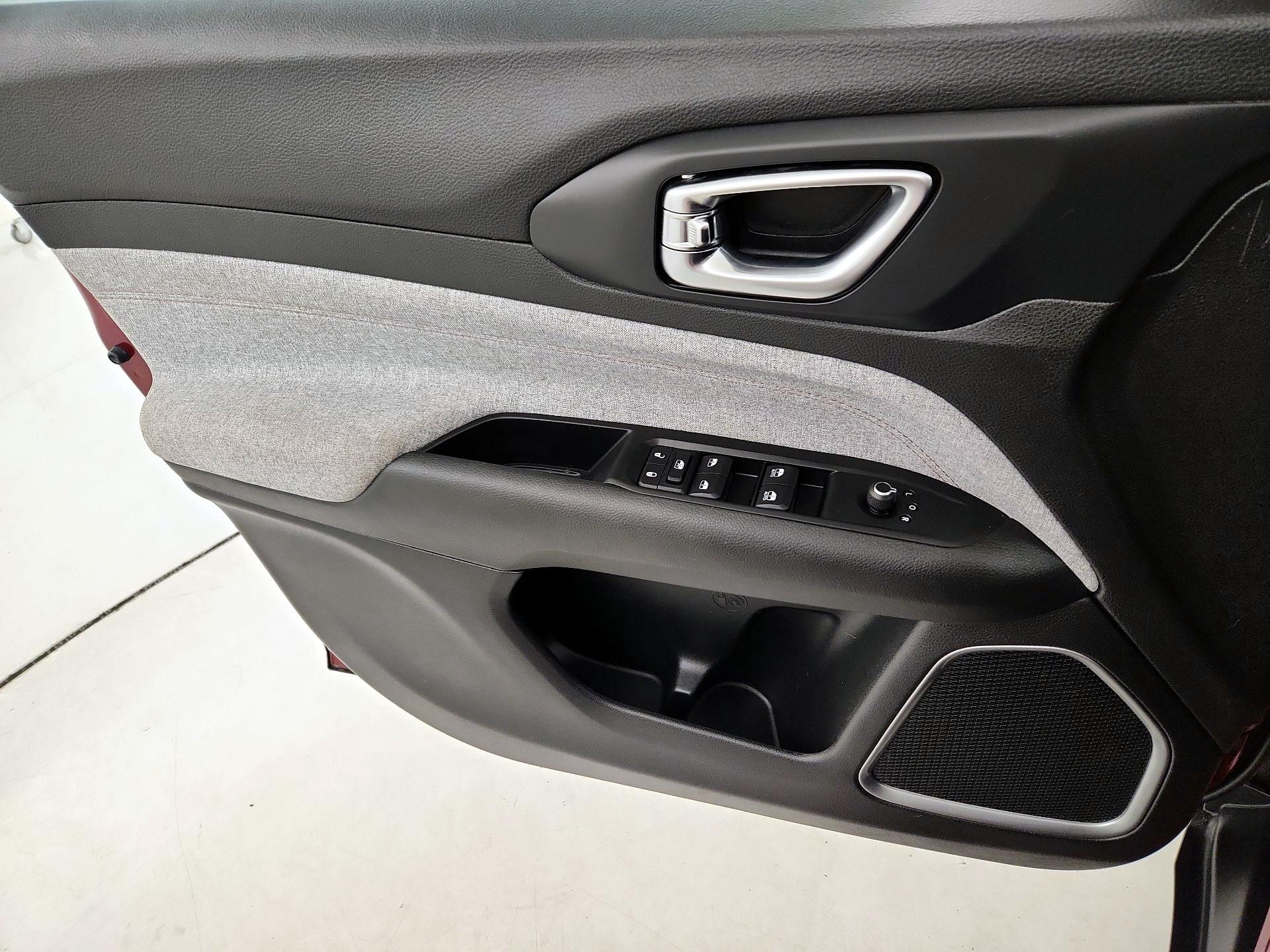 Thumbnail: 2022 Jeep Compass - 12