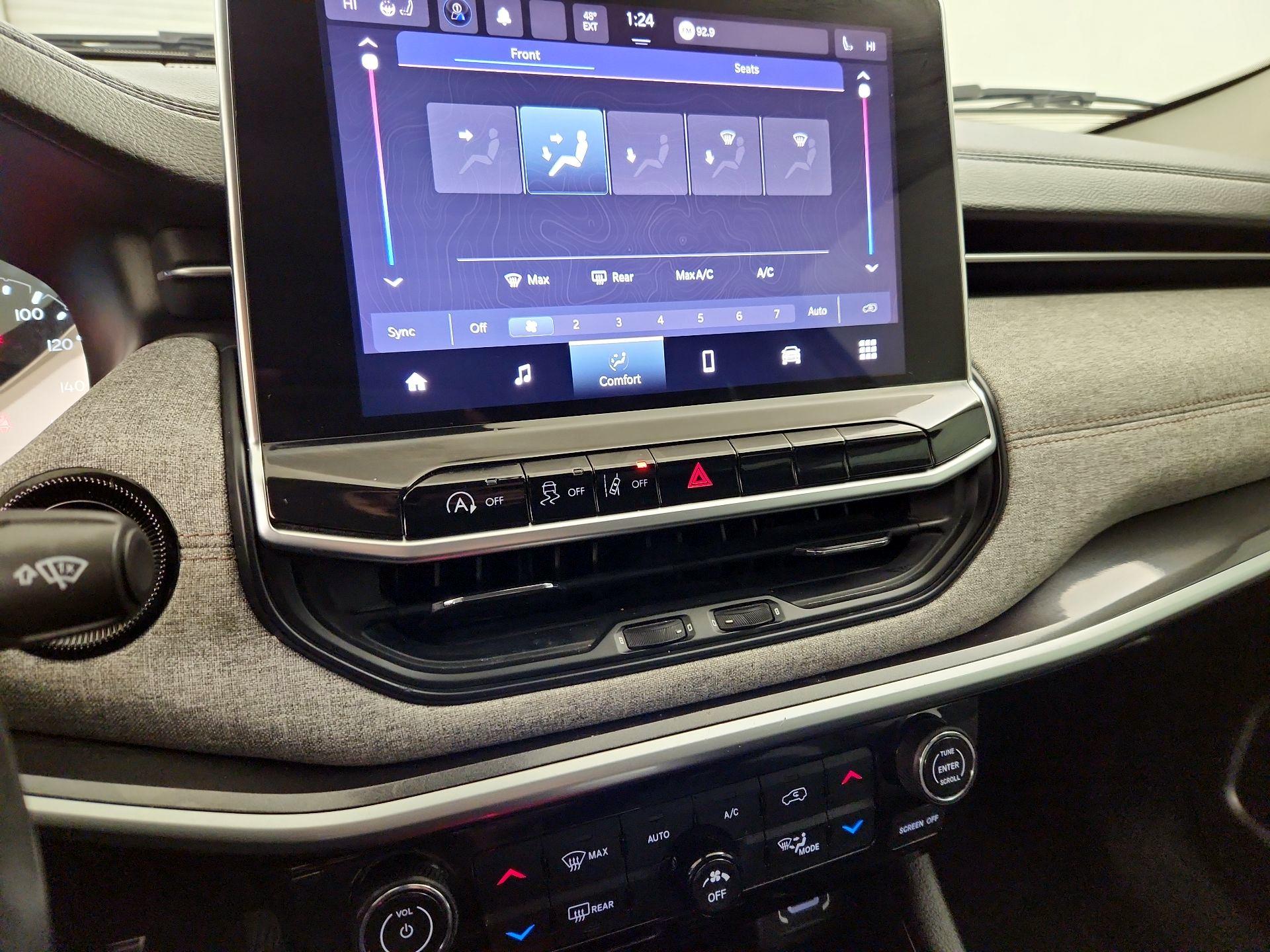 Thumbnail: 2022 Jeep Compass - 16