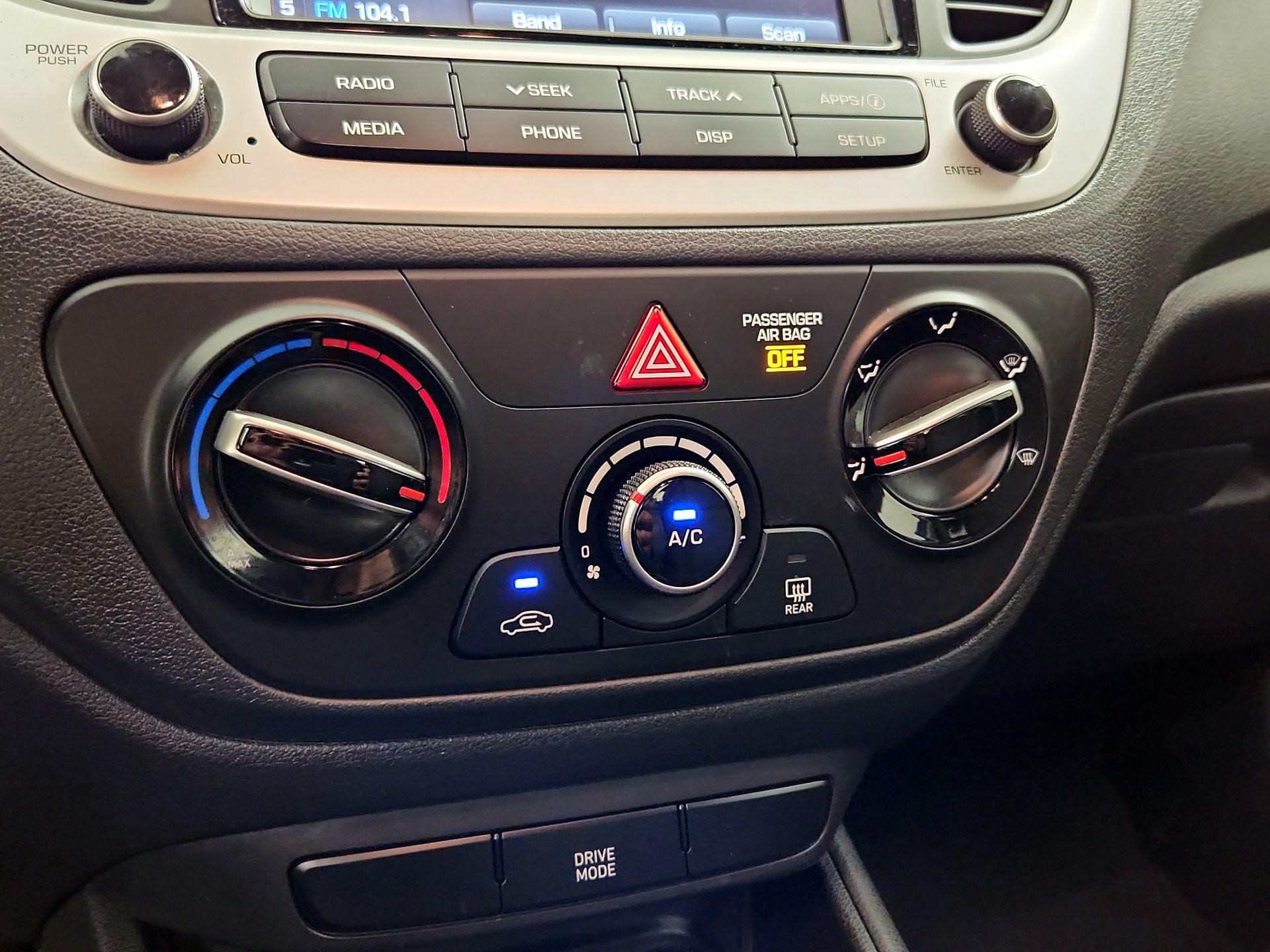 Thumbnail: 2021 Hyundai Accent - 16