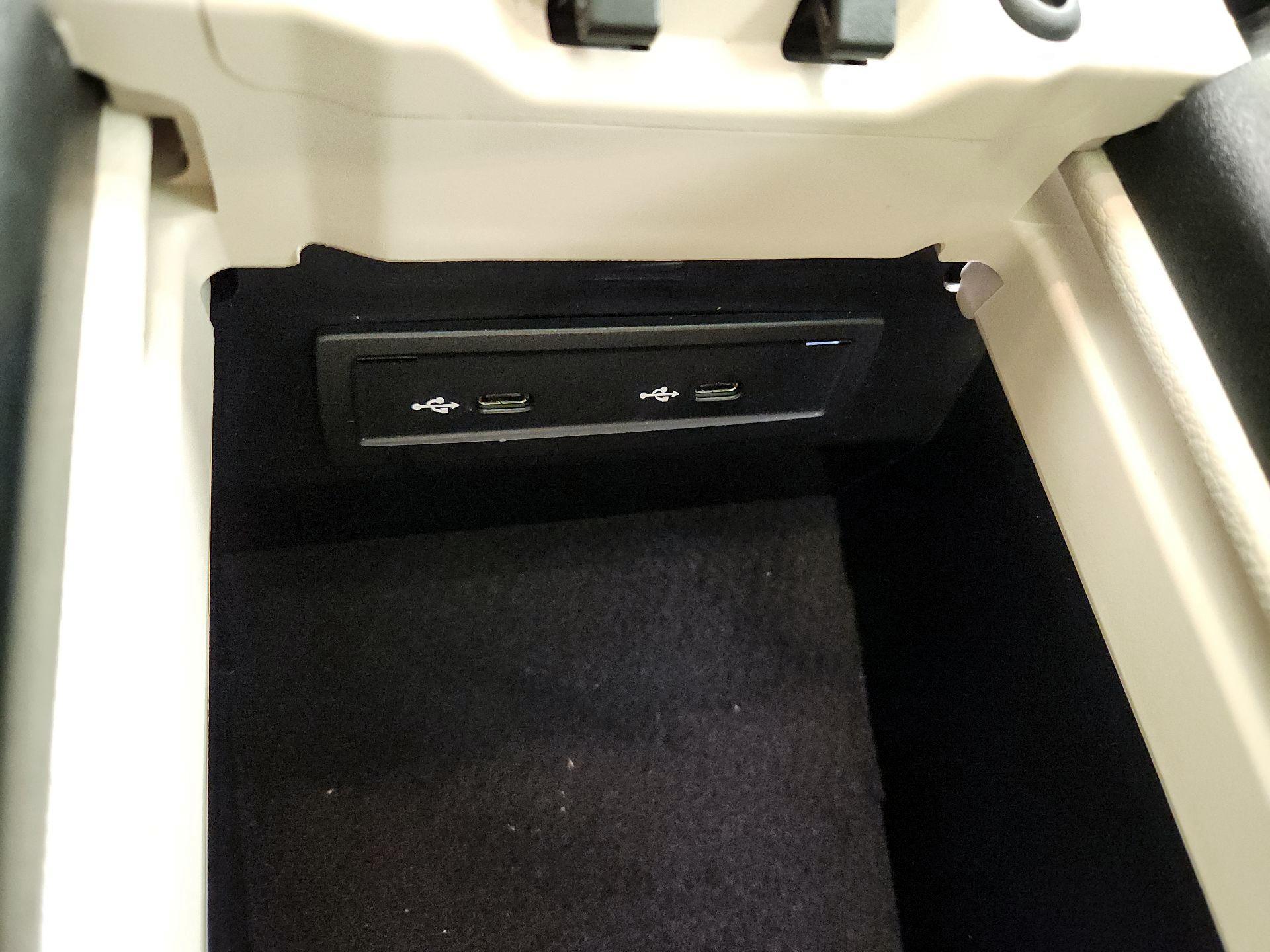 Thumbnail: 2022 Mercedes-Benz E-Class - 19