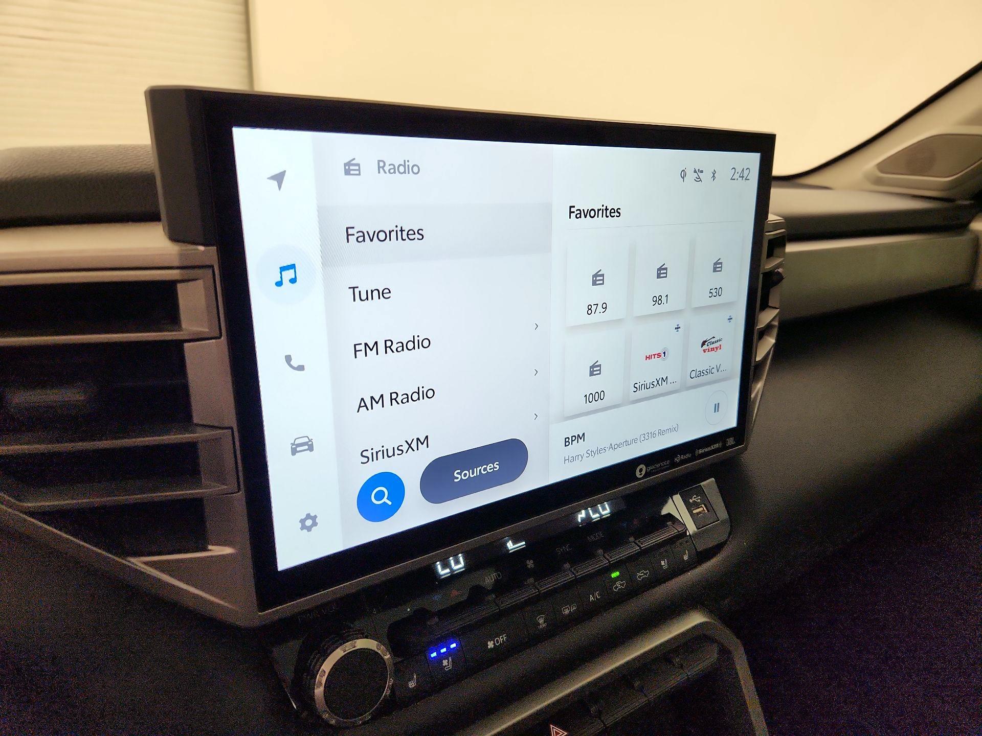 Thumbnail: 2023 Toyota Tundra - 15